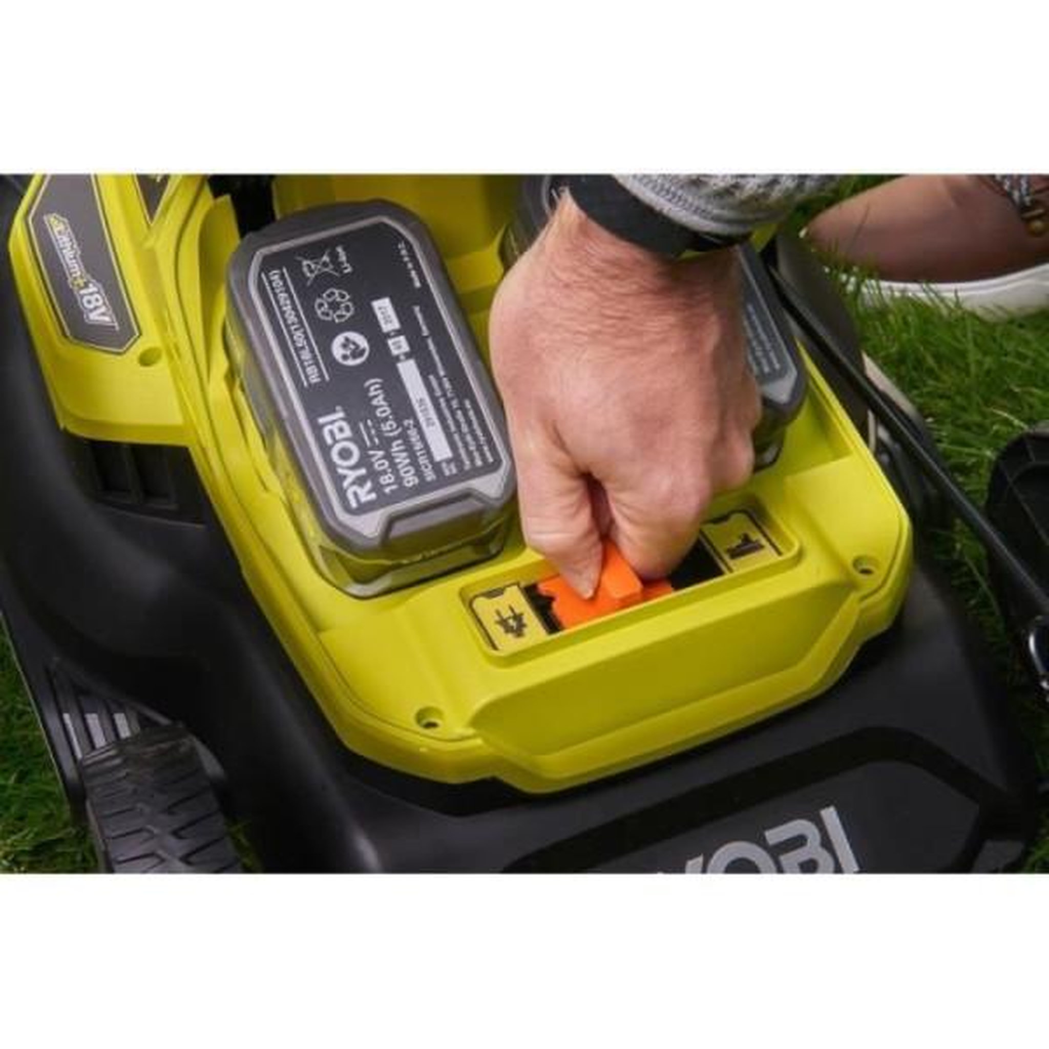Voir la diapositive 2 : Ryobi Tondeuse a Gazon RYOBI -   poussée HYBRIDE 36V (alimentation par 2 batteries ONE+™) - coupe 37 cm + 2 batteries 5 Ah & charg. - RY18LMH