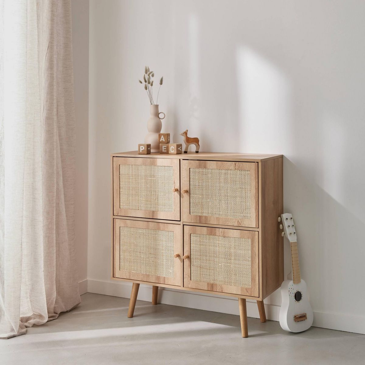 SWEEEK Commode enfant décor bois 4 portes en cannage