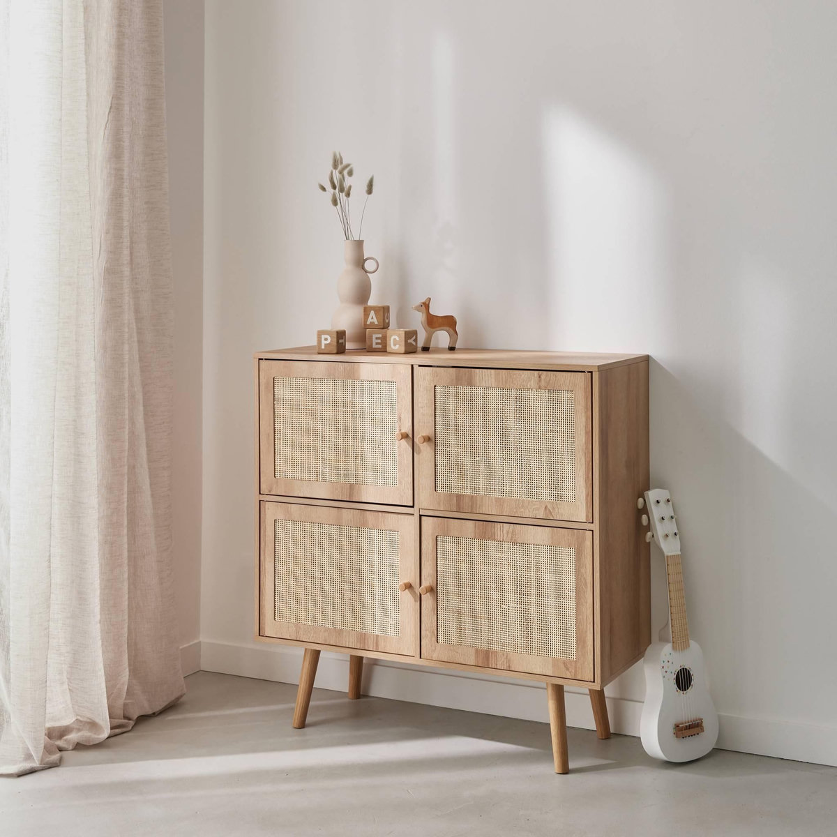 SWEEEK Commode enfant décor bois 4 portes en cannage
