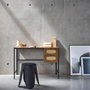 Voir la diapositive 2 : SWEEEK Bureau rétro décor bois et cannage avec piètement et poignées en métal noir