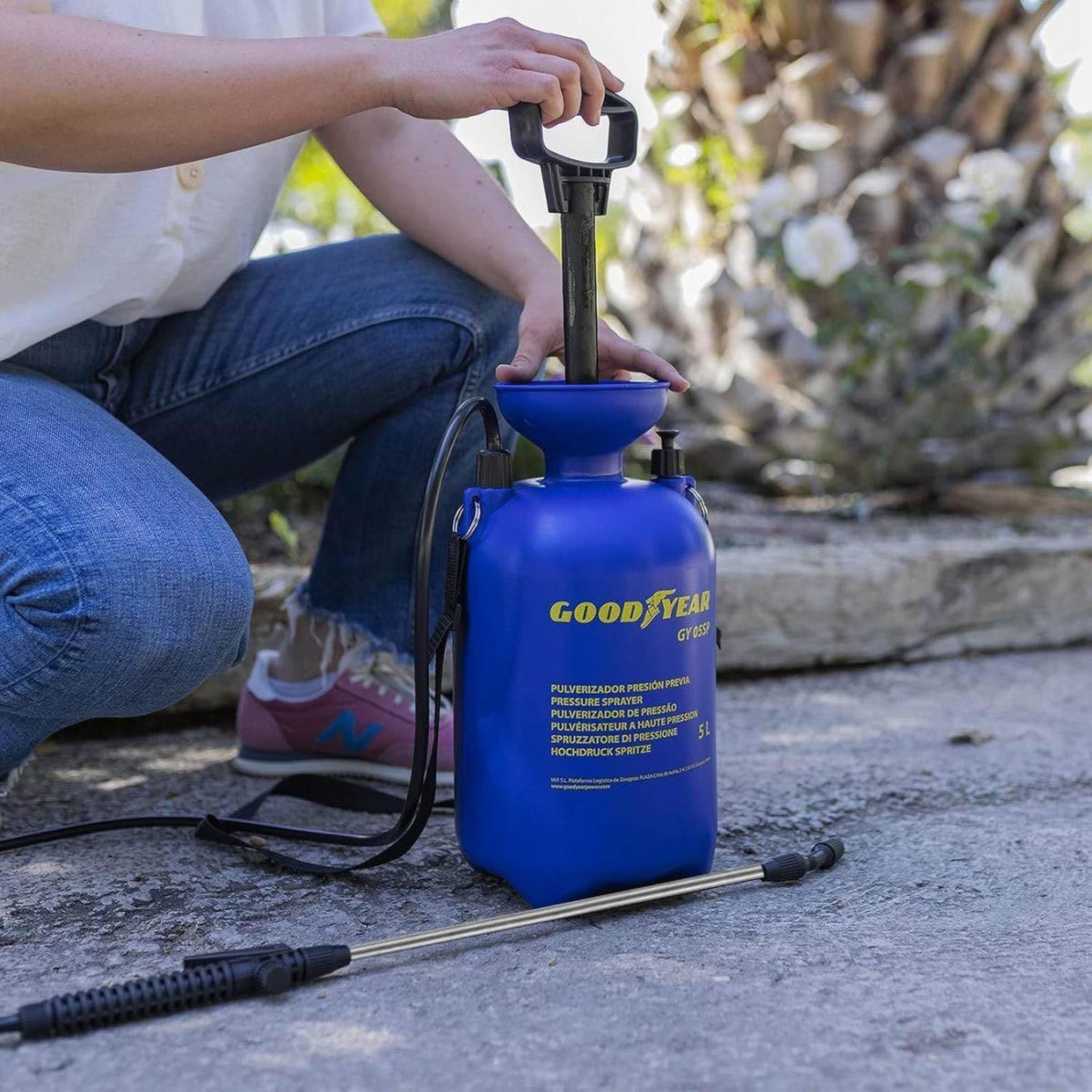Voir la diapositive 3 : GOODYEAR Pulvérisateur à main 5l + buse et lance inox - pulvérisateur à pression idéal désherbage et traitement naturel goodyear
