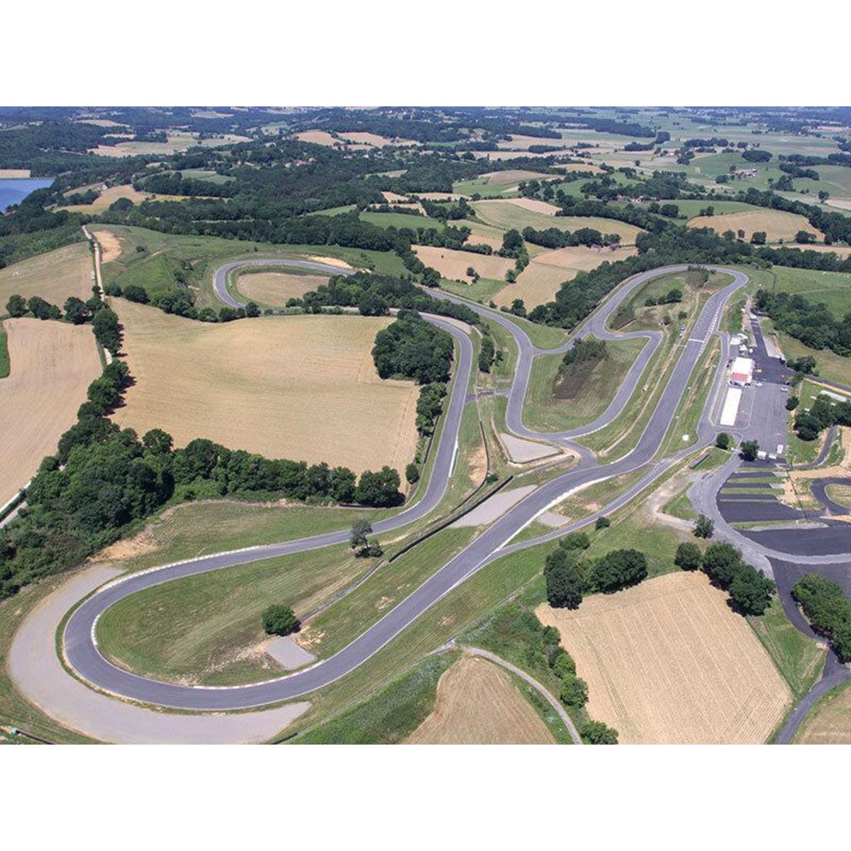 Smartbox Stage de pilotage : 6 tours sur le circuit de Pau-Arnos en Formule 3 - Coffret Cadeau Sport & Aventure