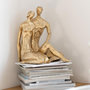 Voir la diapositive 2 : Paris Prix Statuette Couple Assis  Brady  35cm Or