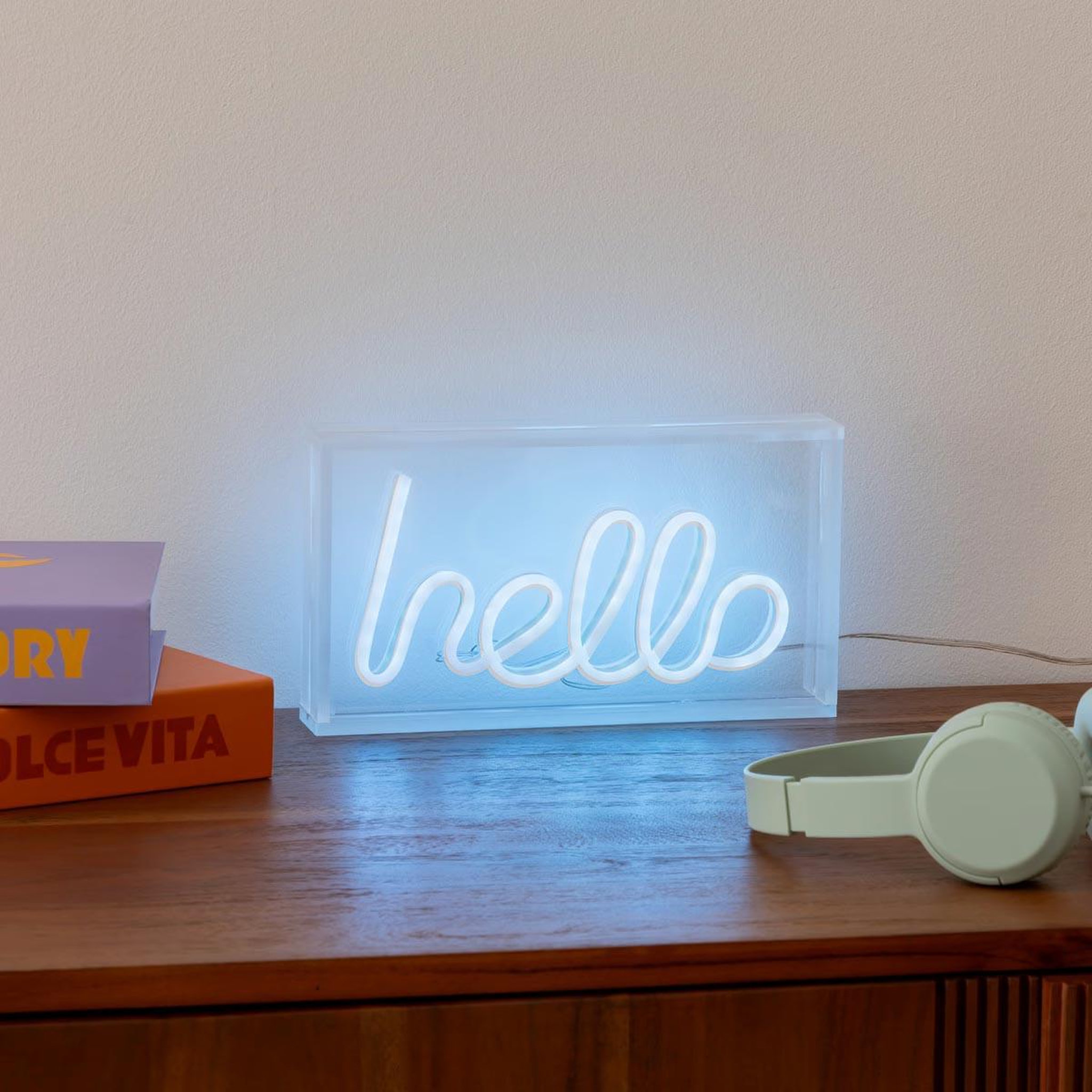 Voir la diapositive 6 : ATMOSPHERA Lampe néon led à poser  hello  23cm bleu