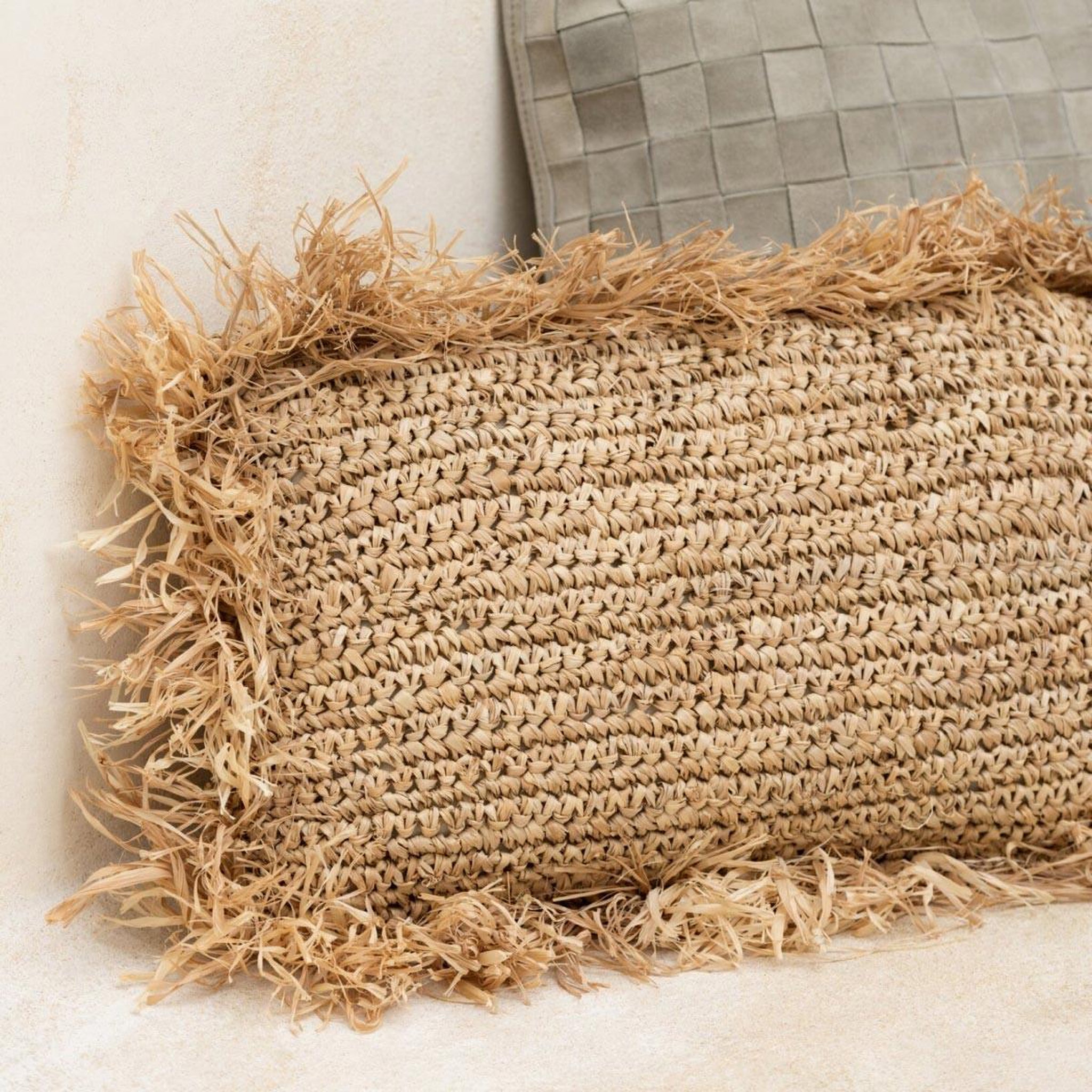 Voir la diapositive 2 : J-LINE Coussin déco  raphia  30x50cm naturel