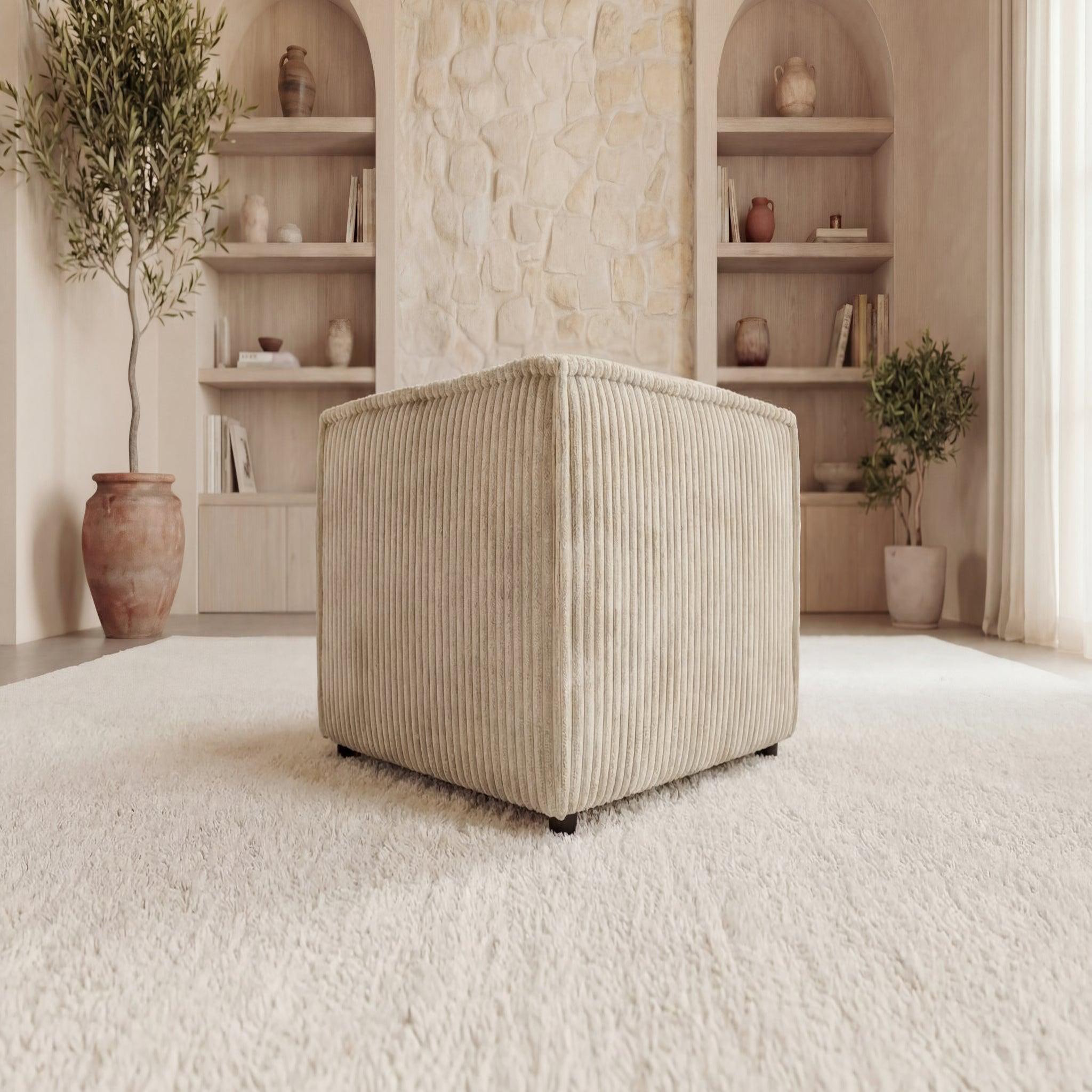 Voir la diapositive 2 : CASANOVA PARIS Laria - pouf gros velours côtelé