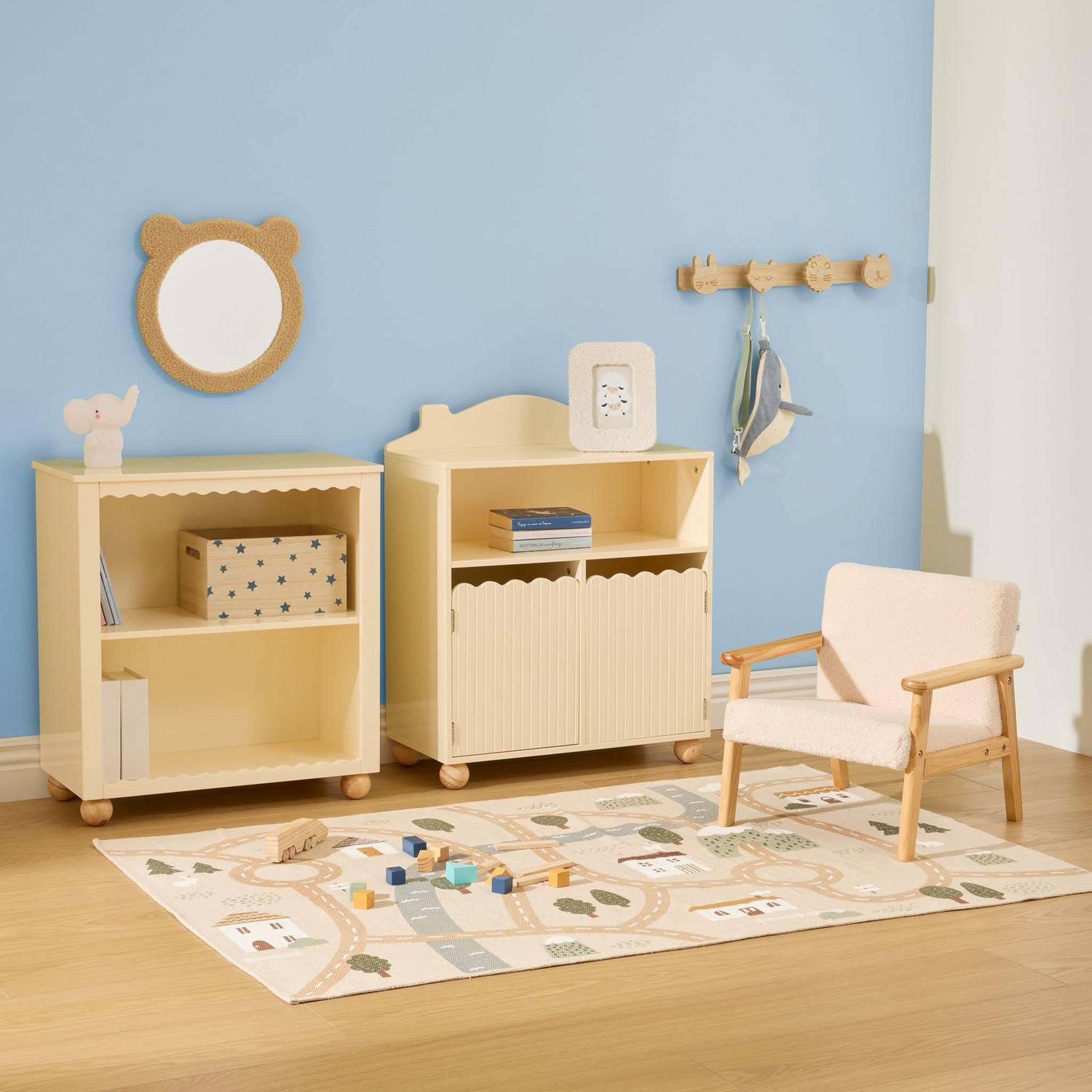 Voir la diapositive 2 : ATMOSPHERA Bibliothèque enfant 2 portes et 1 niche bouli - beige
