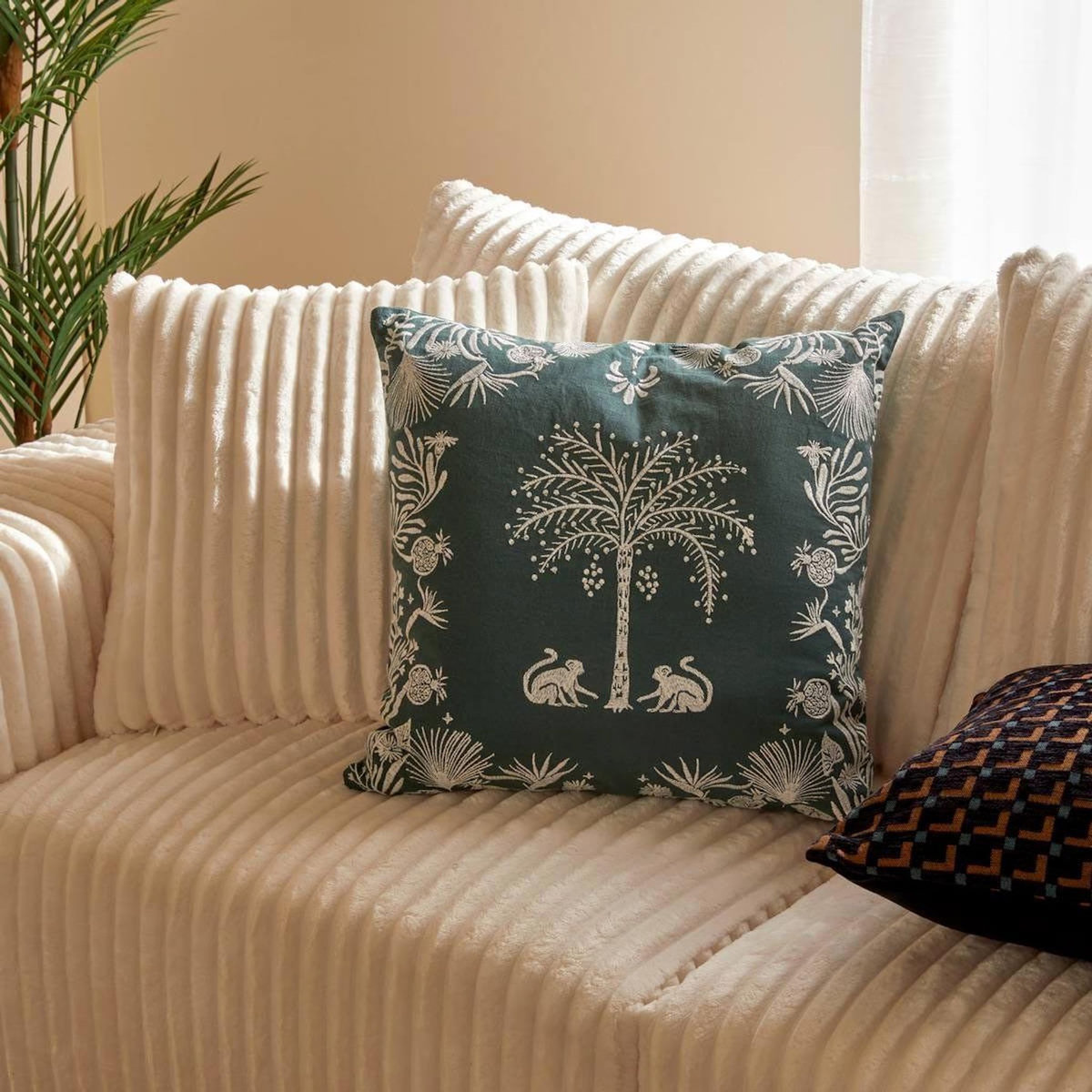 ATMOSPHERA Coussin Déco Brodé  The Palm Resort  45x45cm Vert