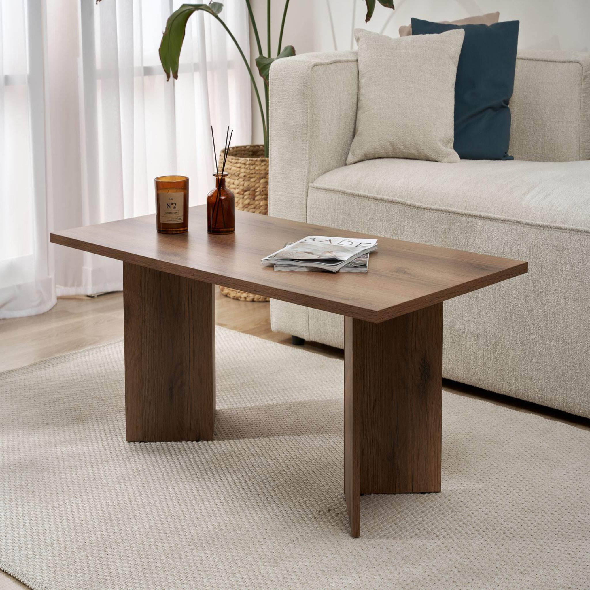 Voir la diapositive 2 : Habitat et Jardin Table basse en bois  sabin  - 60 x 119 x 40 cm - noyer