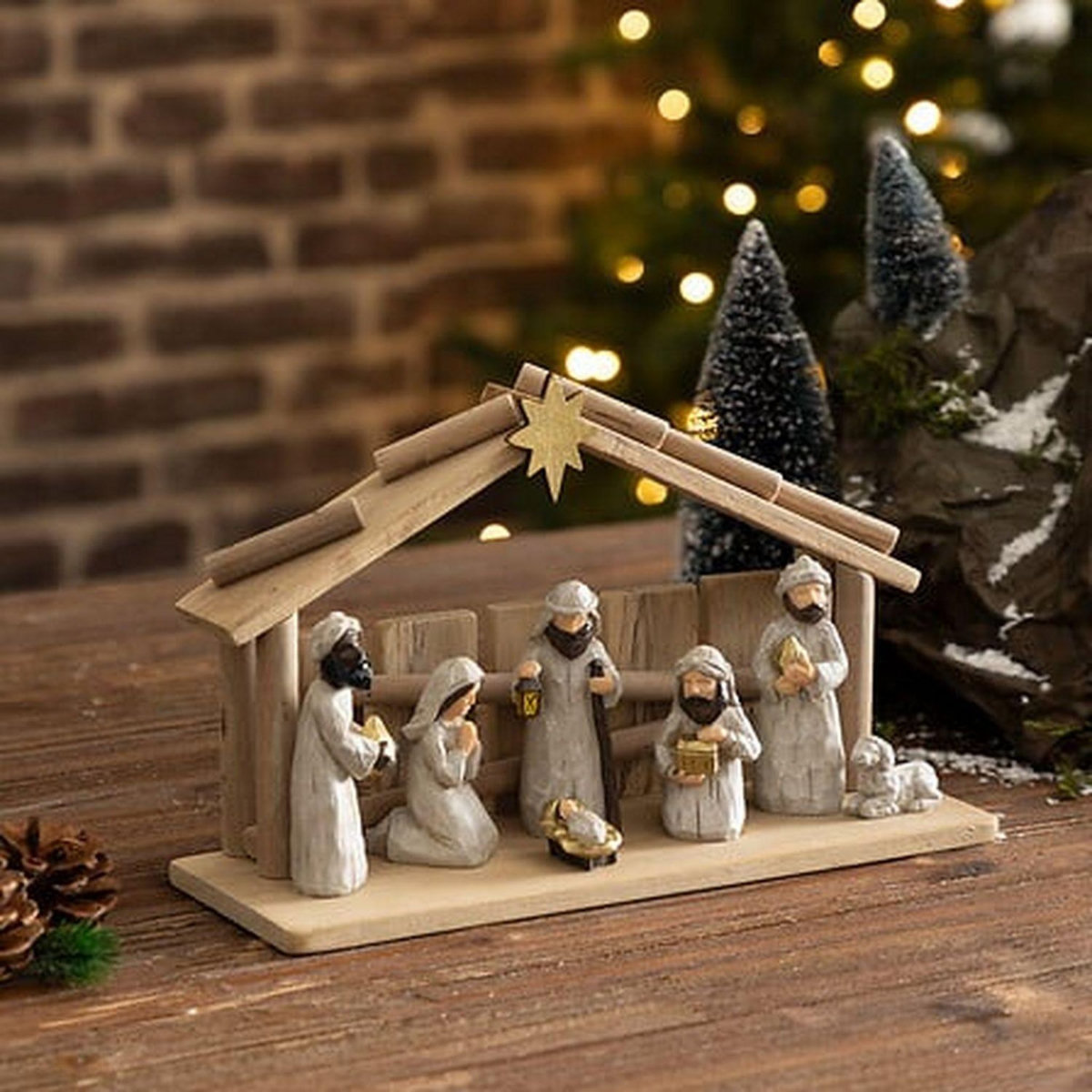 FEERIC LIGHT & CHRISTMAS Crèche de Noël 7 santons en résine