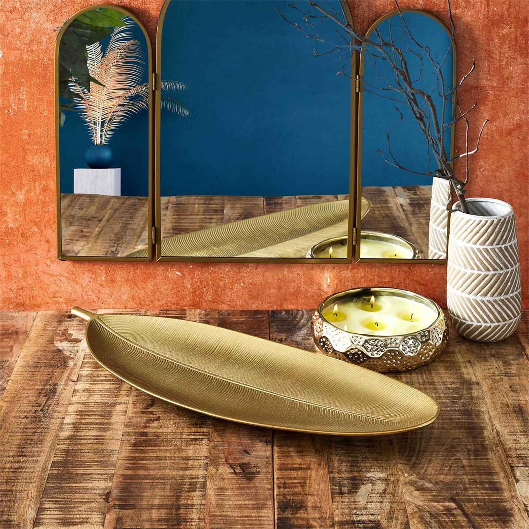 Voir la diapositive 3 : The Home Deco Factory Vide-poche design  feuille de bananier  59cm or