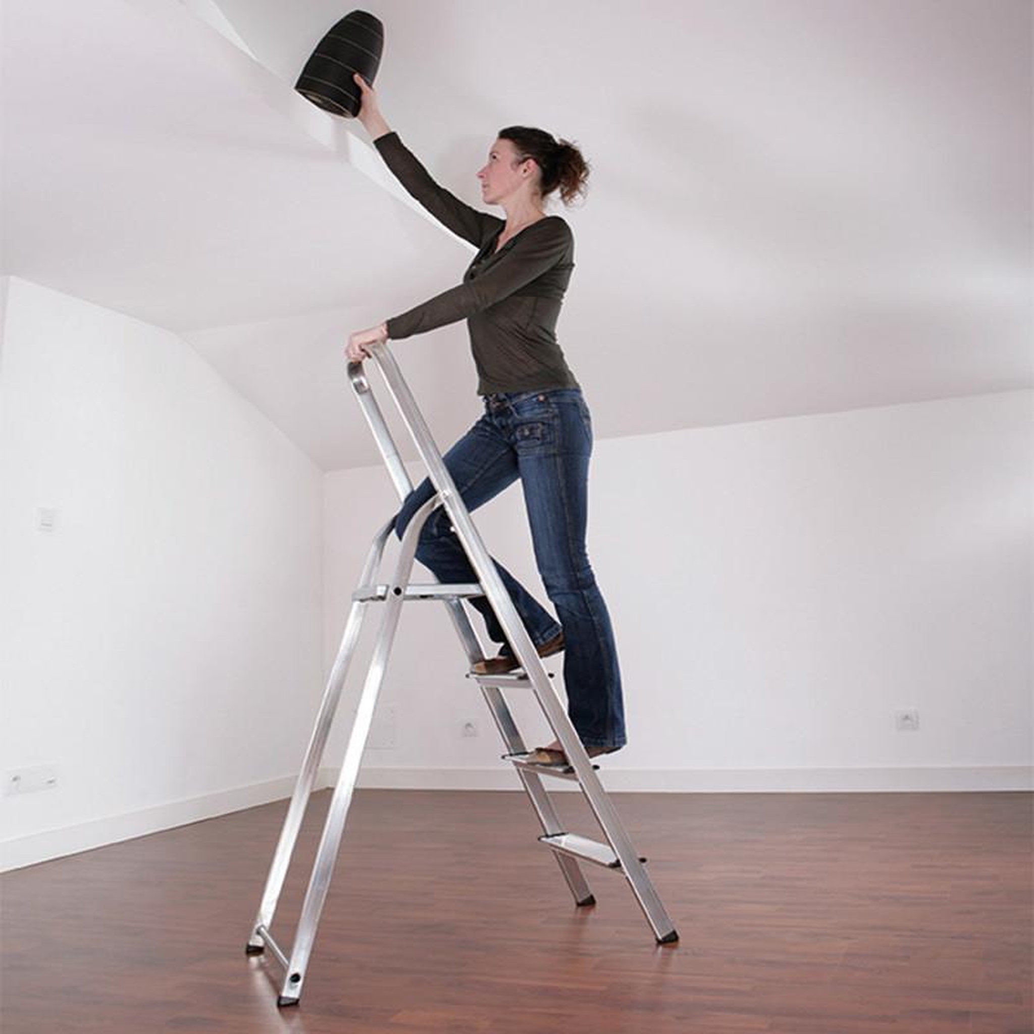 Voir la diapositive 2 : HAILO Escabeau domestique pliant 4 marches selekta frontalu