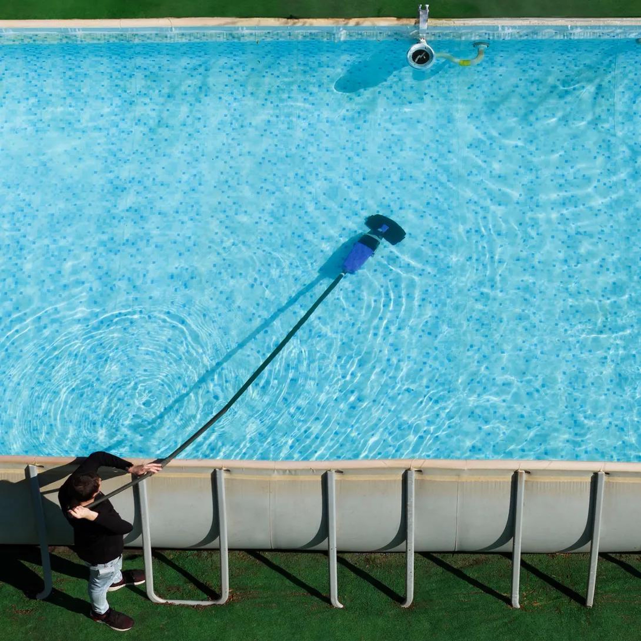 Voir la diapositive 5 : MAYTRONICS Aspirateur de piscine rechargeable - aquasweep s1