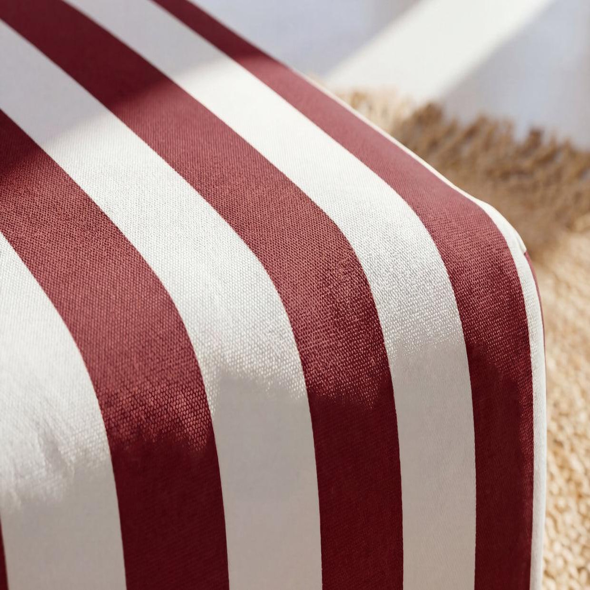 Voir la diapositive 5 : CASANOVA PARIS Elvis - pouf tissu rayé