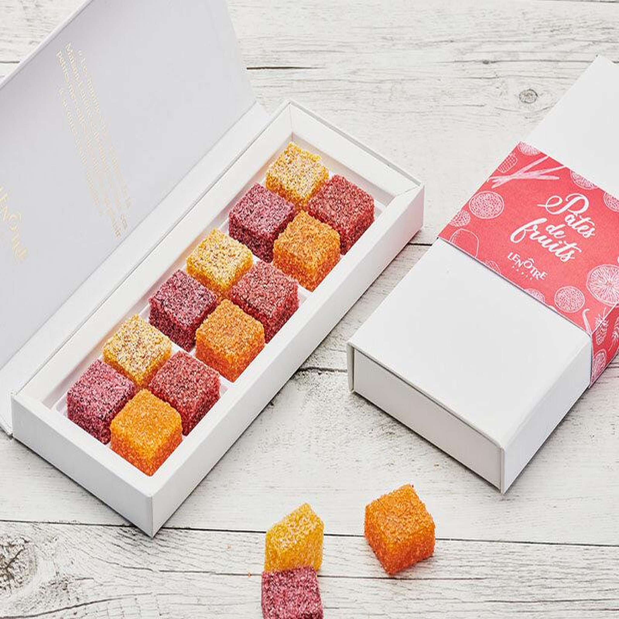 Voir la diapositive 2 : Smartbox Coffret de gourmandises lenôtre avec ses chocolats et confiseries - coffret cadeau gastronomie