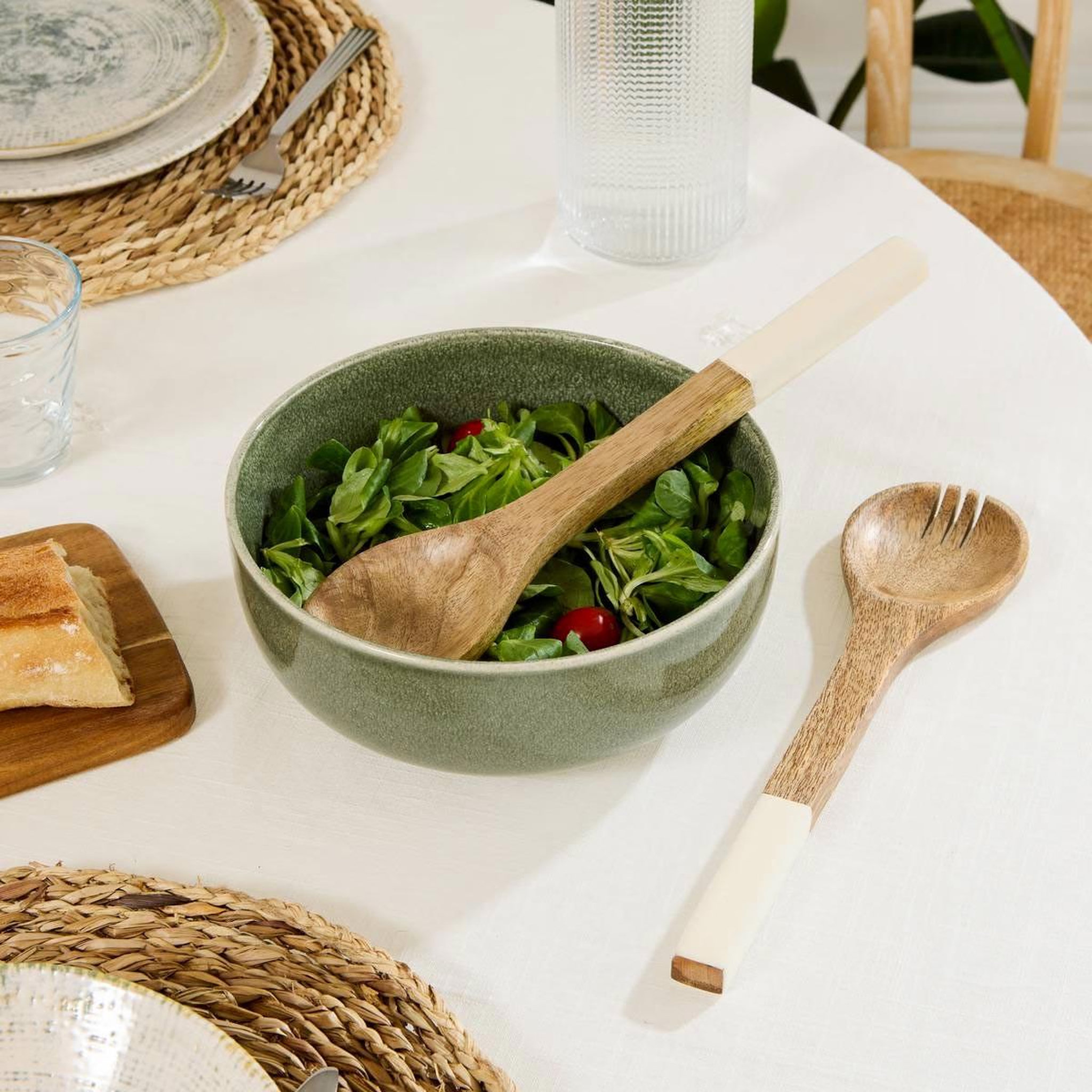 Voir la diapositive 2 : SECRET DE GOURMET Lot de 2 couverts à salade en bois  inaya  30cm blanc