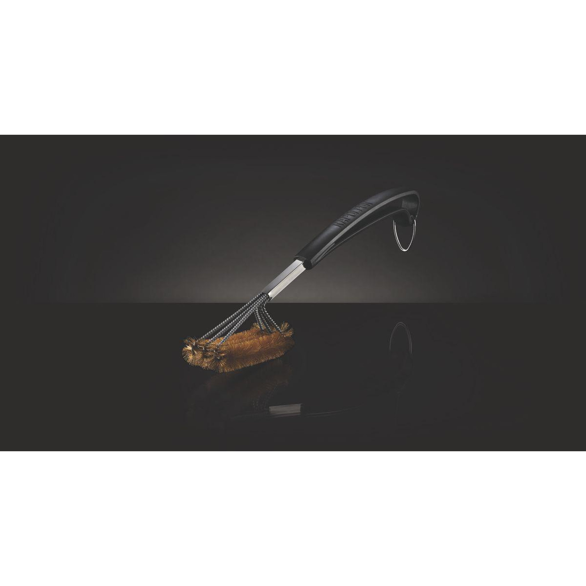 Voir la diapositive 2 : NAPOLEON Brosse barbecue manche en  laiton  et brosse cuivre 62062