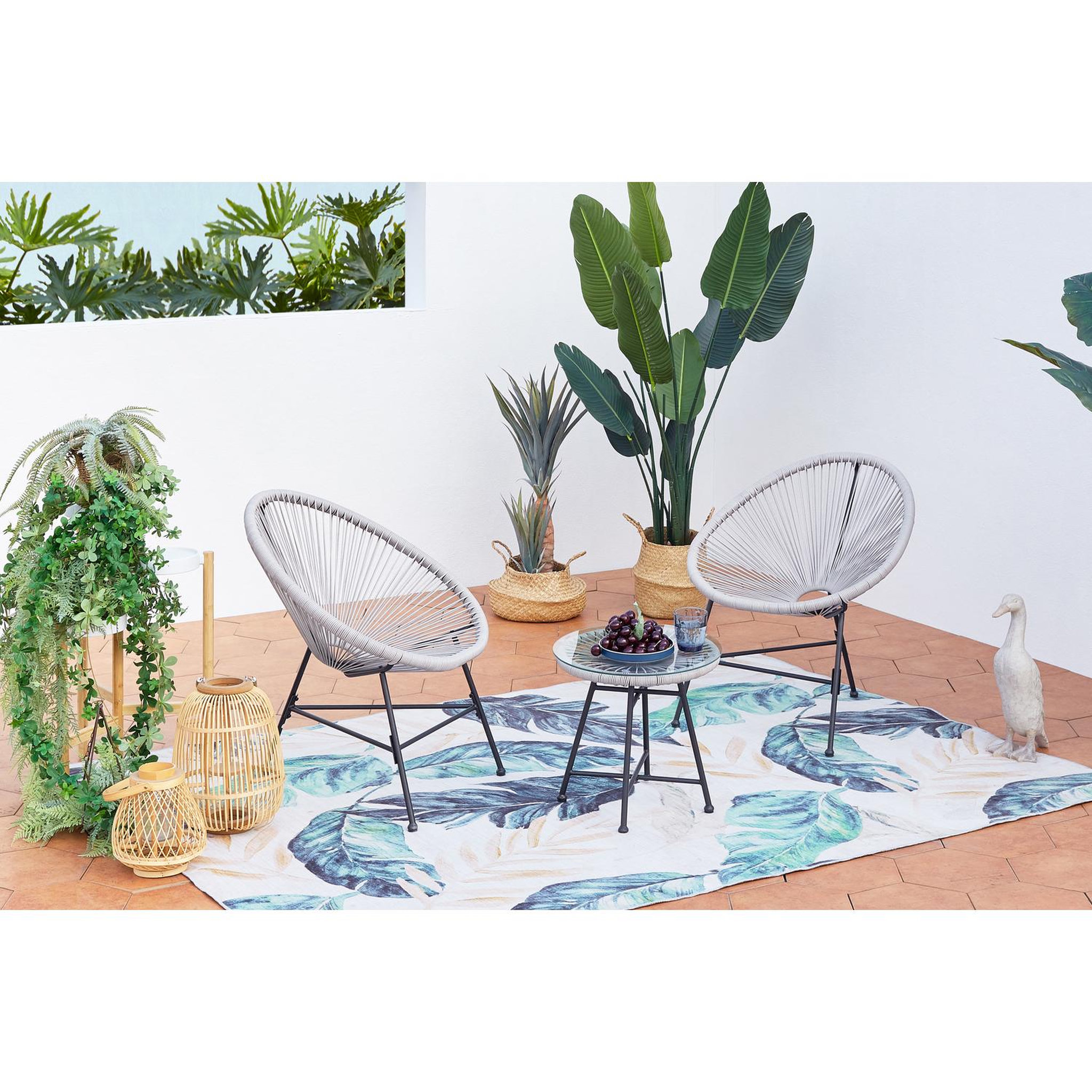 Voir la diapositive 2 : CONCEPT USINE Salon de jardin 2 fauteuils ronds et table basse gris clair acapulco