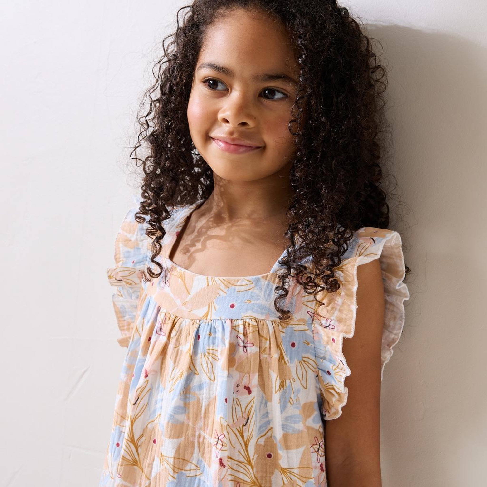 Voir la diapositive 5 : Petit Béguin Robe enfant en gaze de coton praline