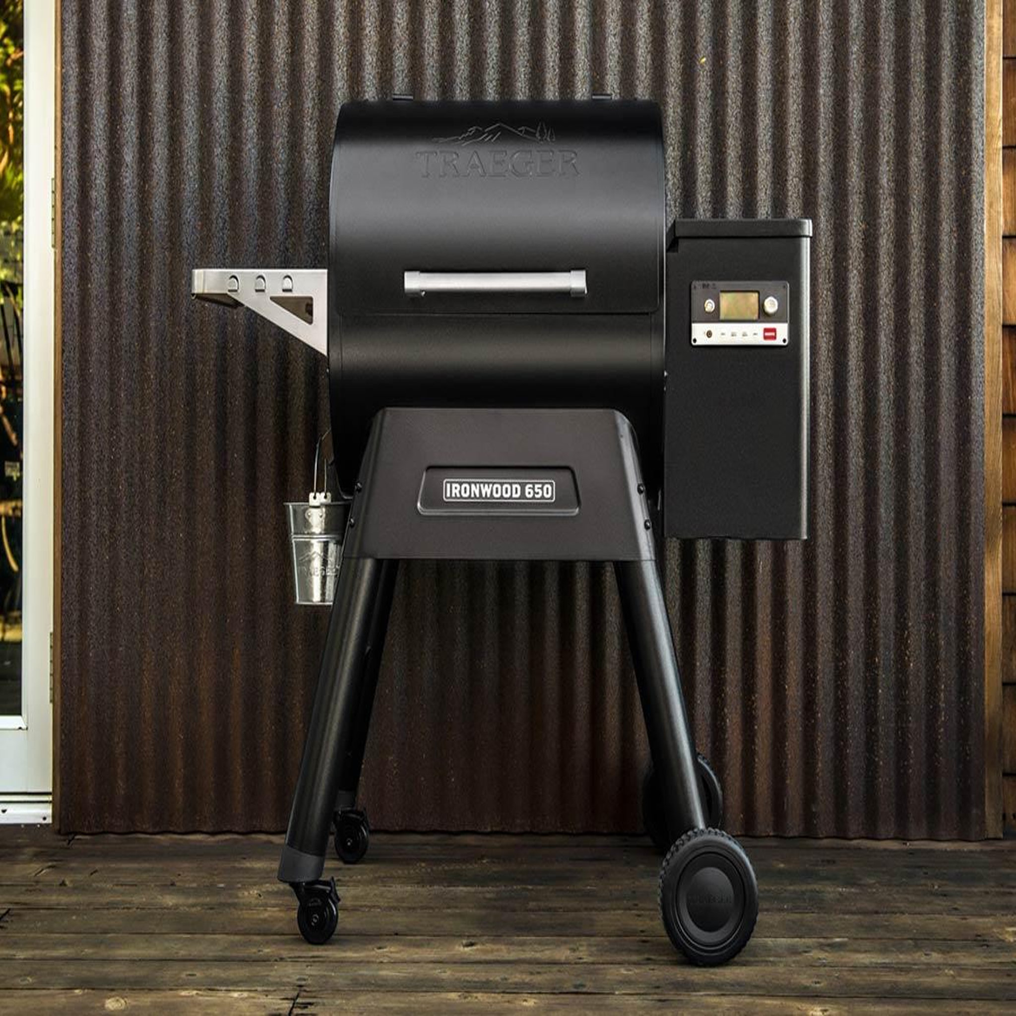 Voir la diapositive 2 : TRAEGER Barbecue à pellets Ironwood 650 - Traeger