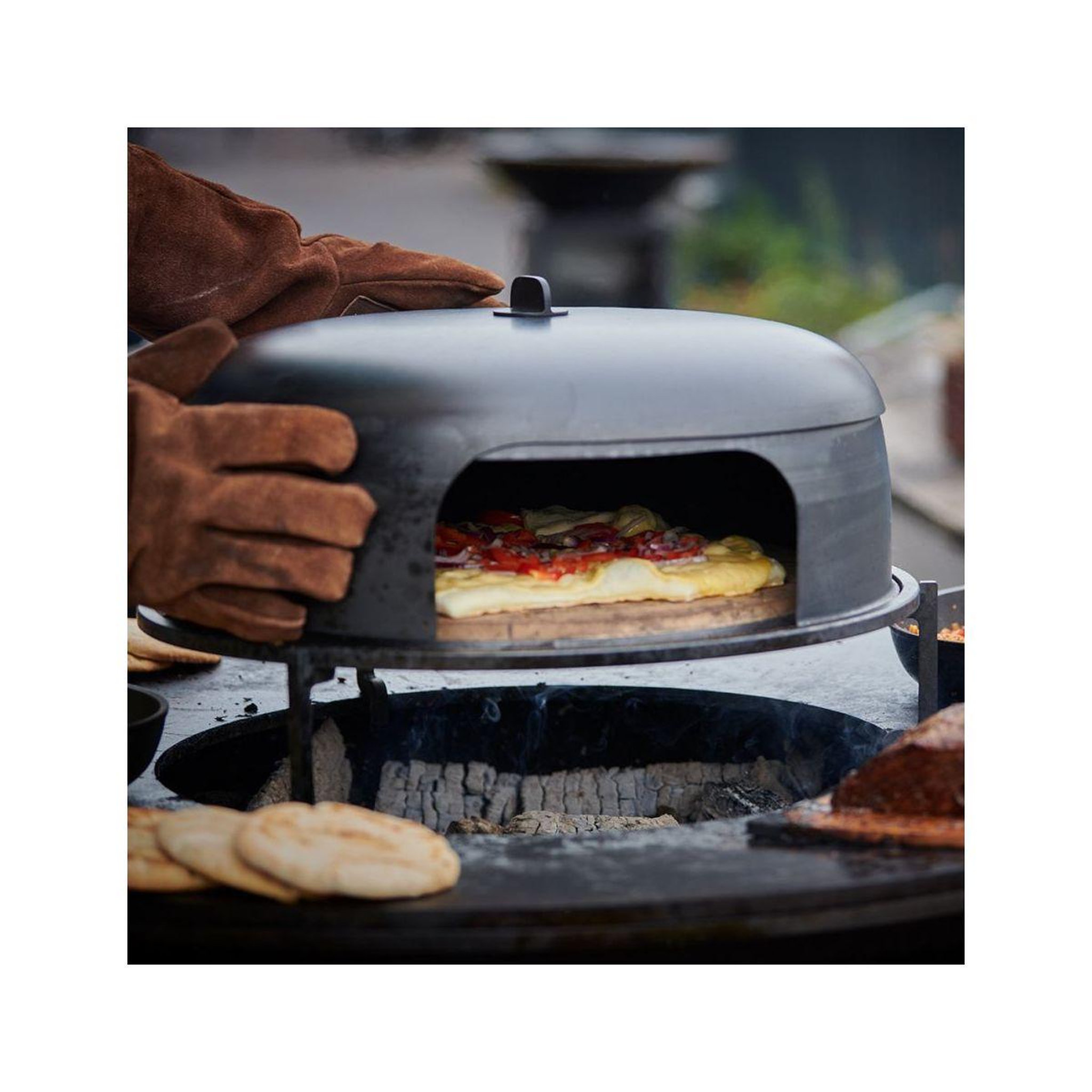 Voir la diapositive 3 : OFYR Plaque pizza barbecue oa-po-100 (oven85 avec pelle + pierre à pizza)