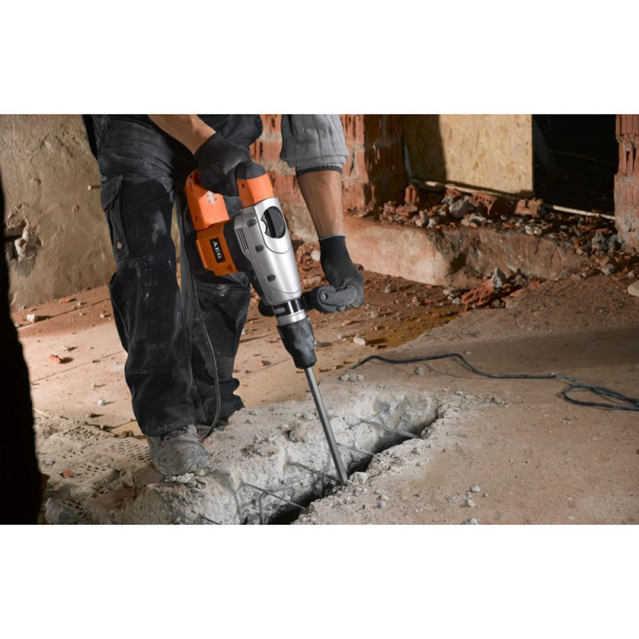 Voir la diapositive 2 : AEG Burineur AEG SDS Max 1500W MH7E