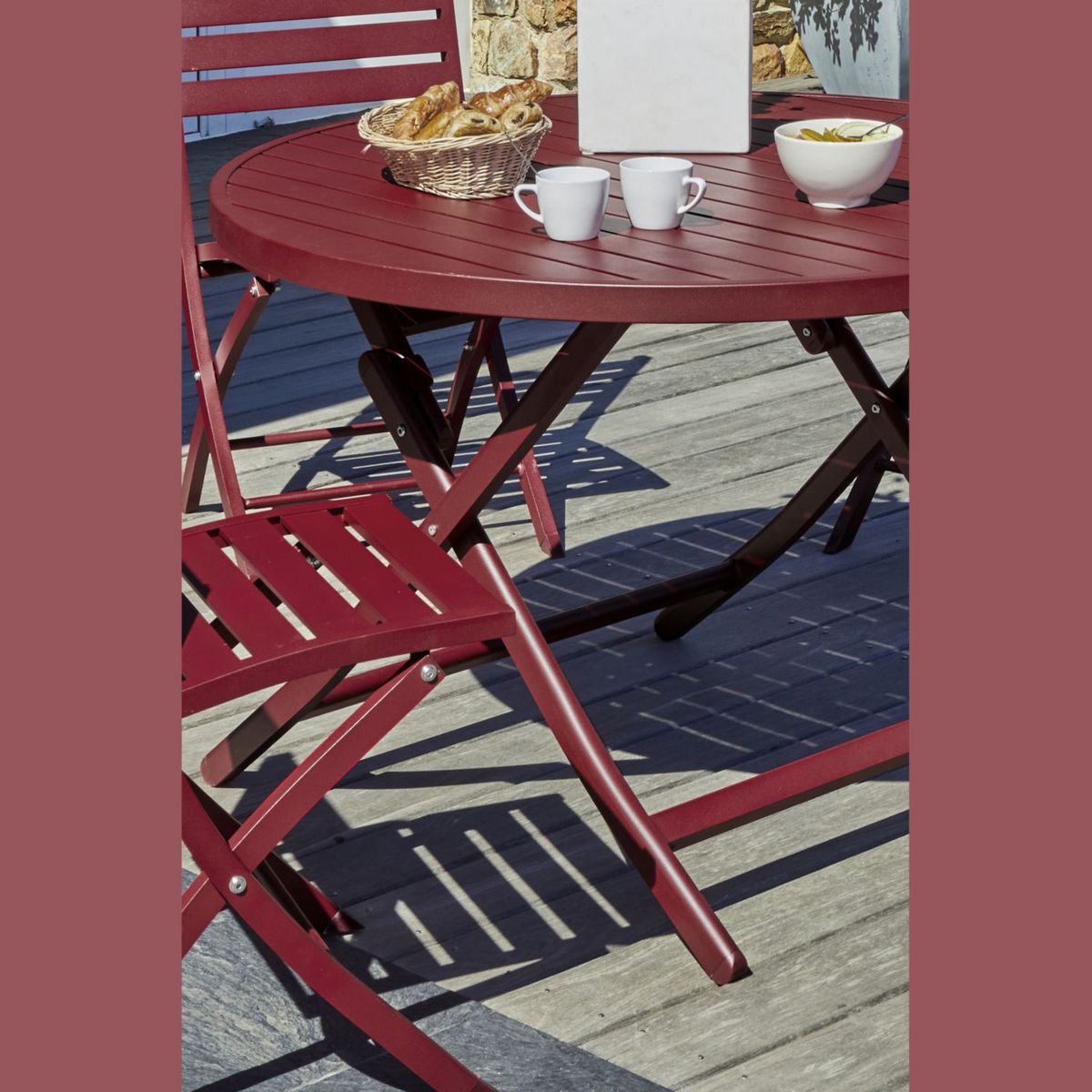 DCB GARDEN Table de jardin ronde pliante - 4/6 places - Aluminium - Rouge carmin - MARIUS