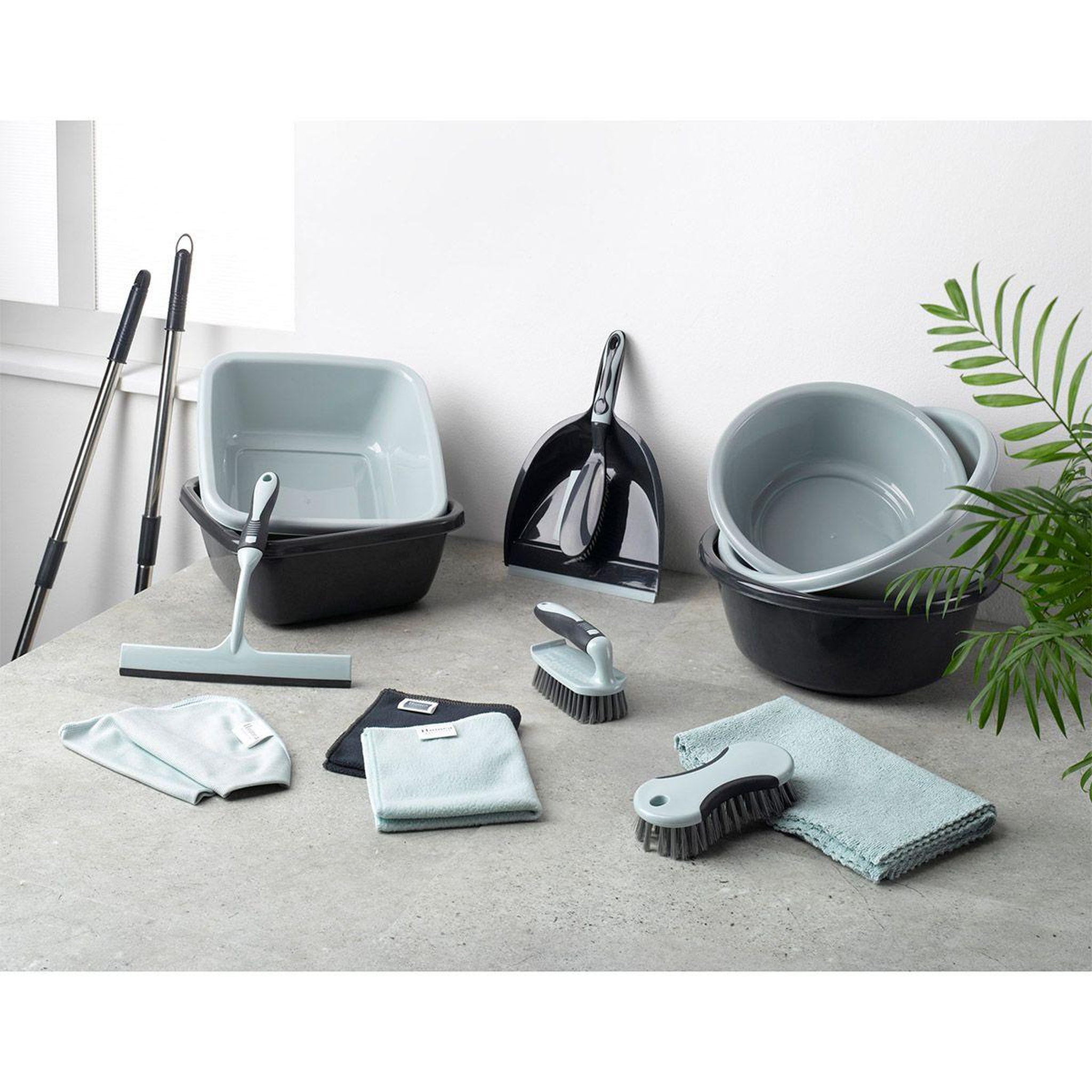Voir la diapositive 2 : HOMEA Bassine Carrée  Bassin  15L Bleu Givré