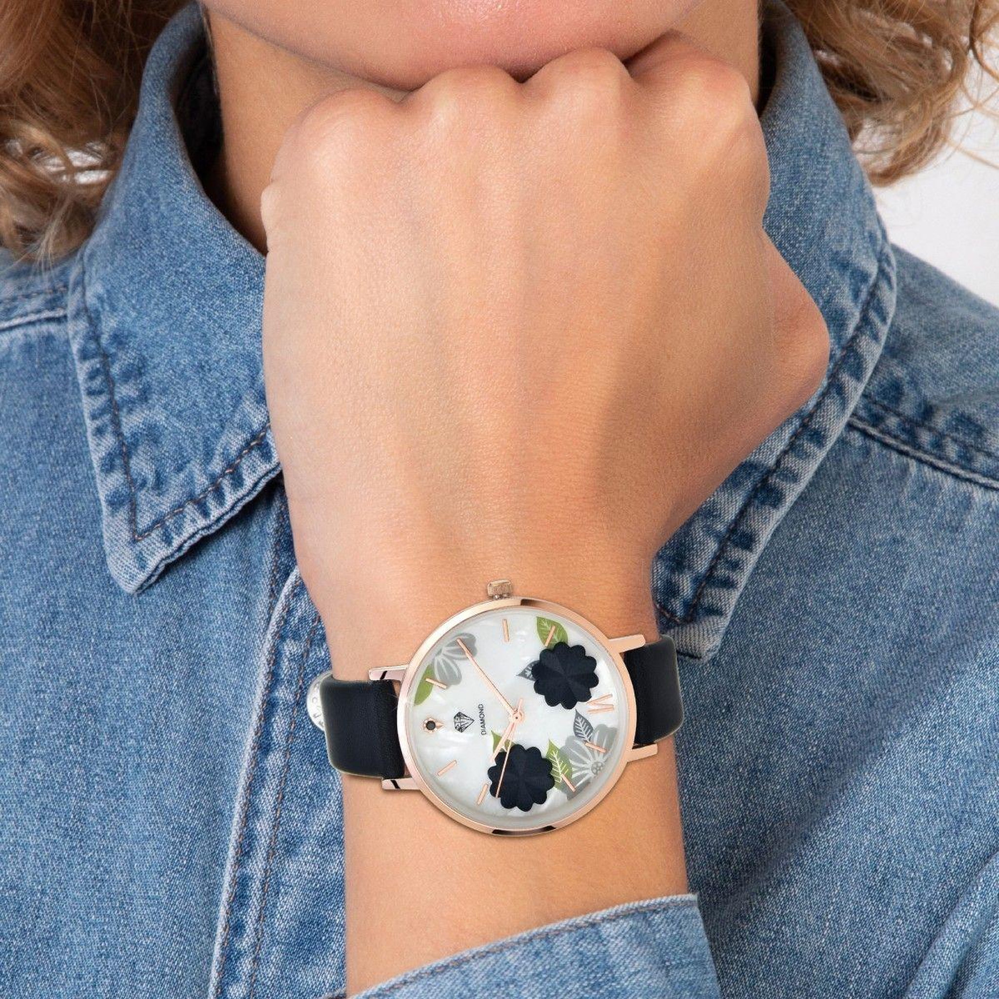 Voir la diapositive 2 : SC CRYSTAL Montre Anissa SC Crystal ornée d'un véritable diamant noir