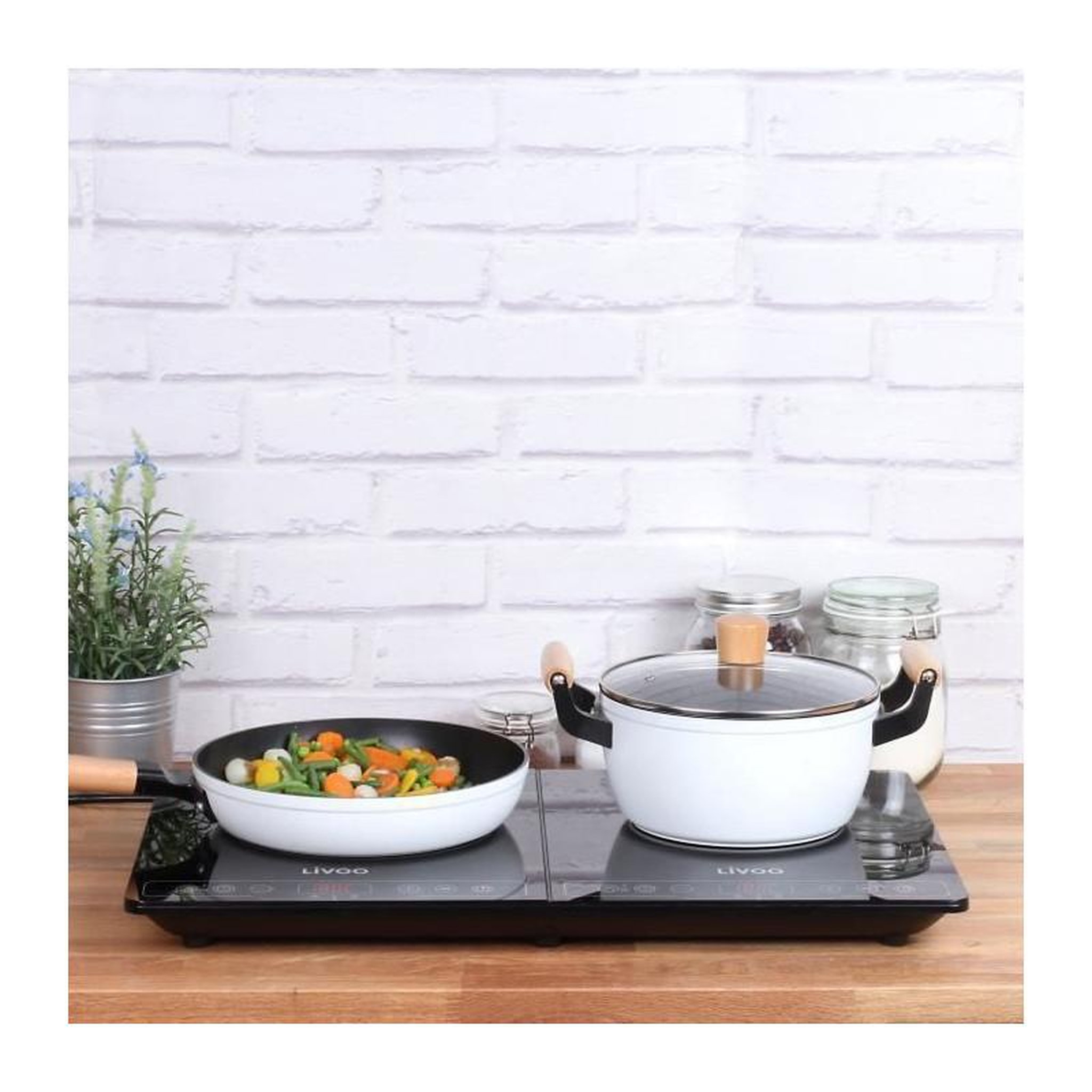 Voir la diapositive 3 : LIVOO Table à induction posable 2000w noir - DOC235