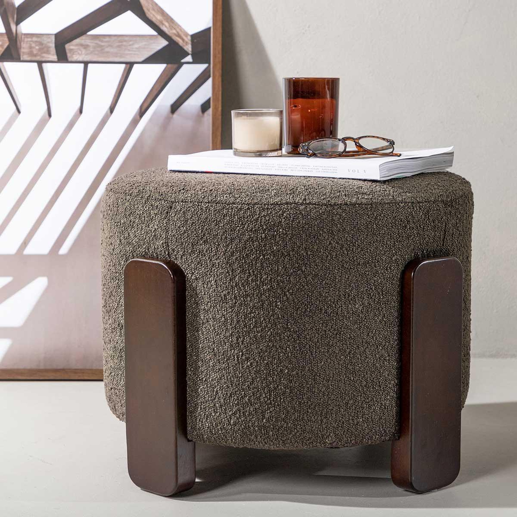 Voir la diapositive 4 : Paris Prix Pouf design tissu bouclette  coffey  52cm gris foncé