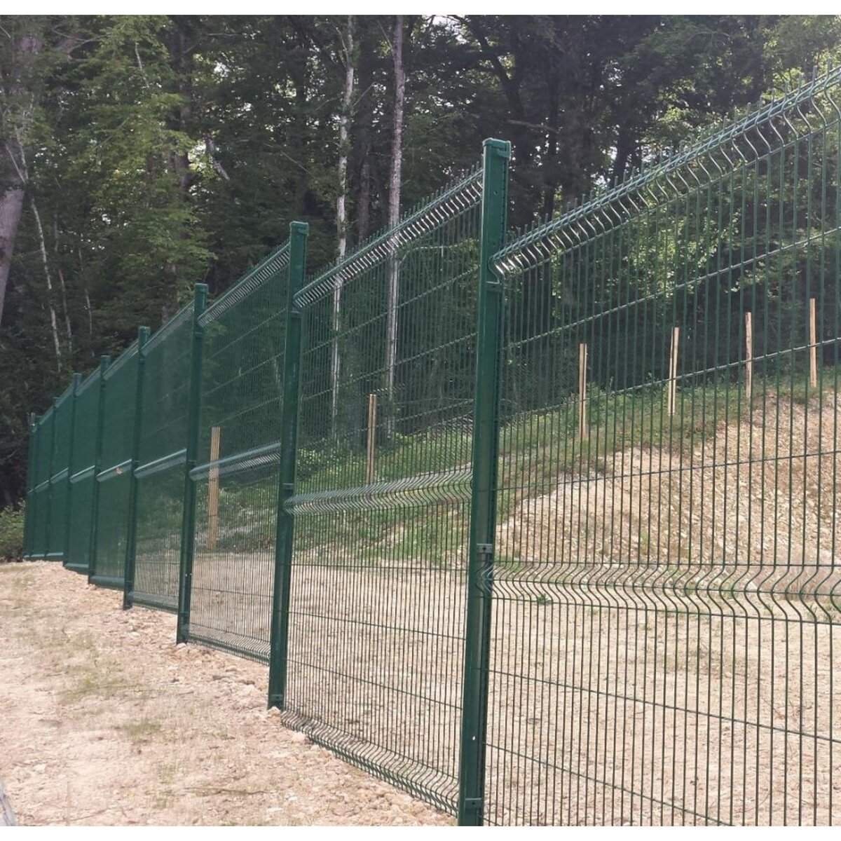 CENTRALE BRICO Panneau rigide H. 1,93 x L. 2 m  - fil 4 mm - Vert