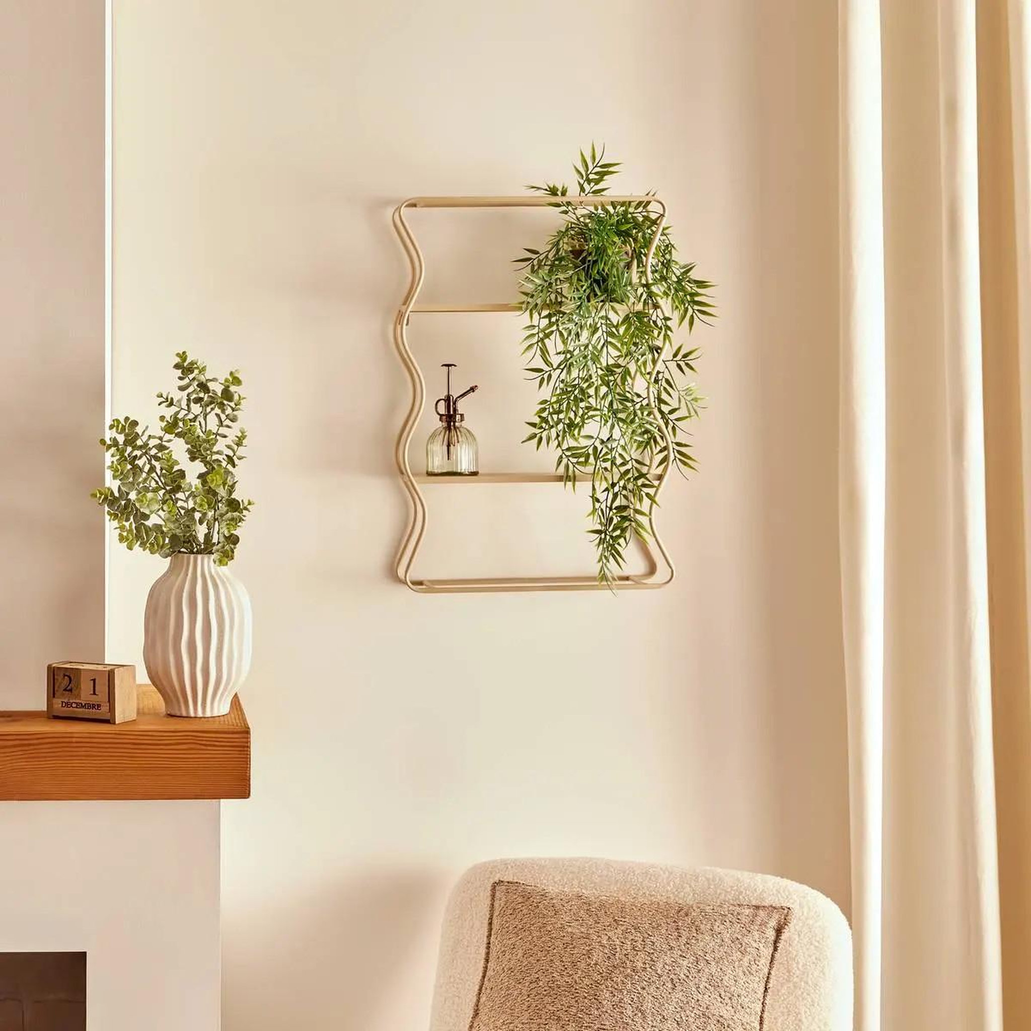 Voir la diapositive 4 : ATMOSPHERA Étagère murale design vague  judy  58cm beige