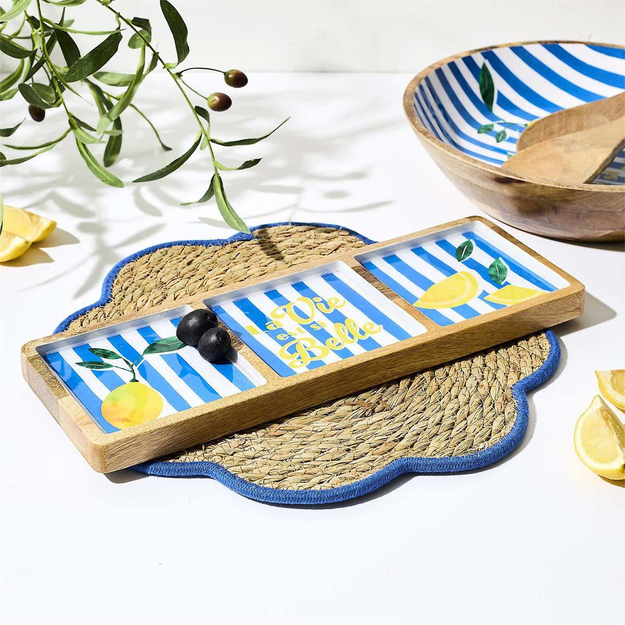 Voir la diapositive 3 : The Home Deco Factory Planche de présentation en bois  dolce vita  40cm bleu