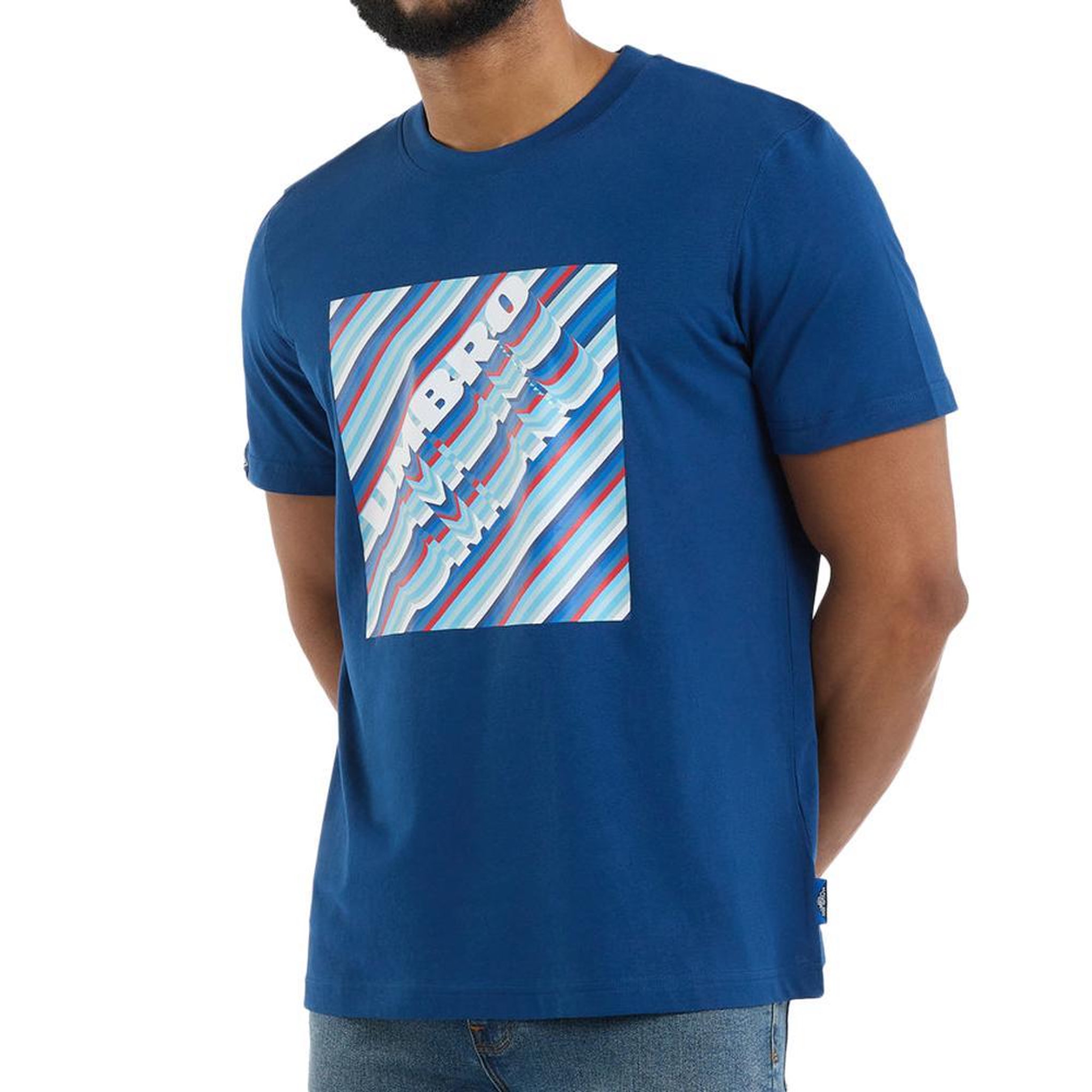 UMBRO T-shirt Bleu Homme Umbro Gradien Box Quetzal. Coloris disponibles : Bleu
