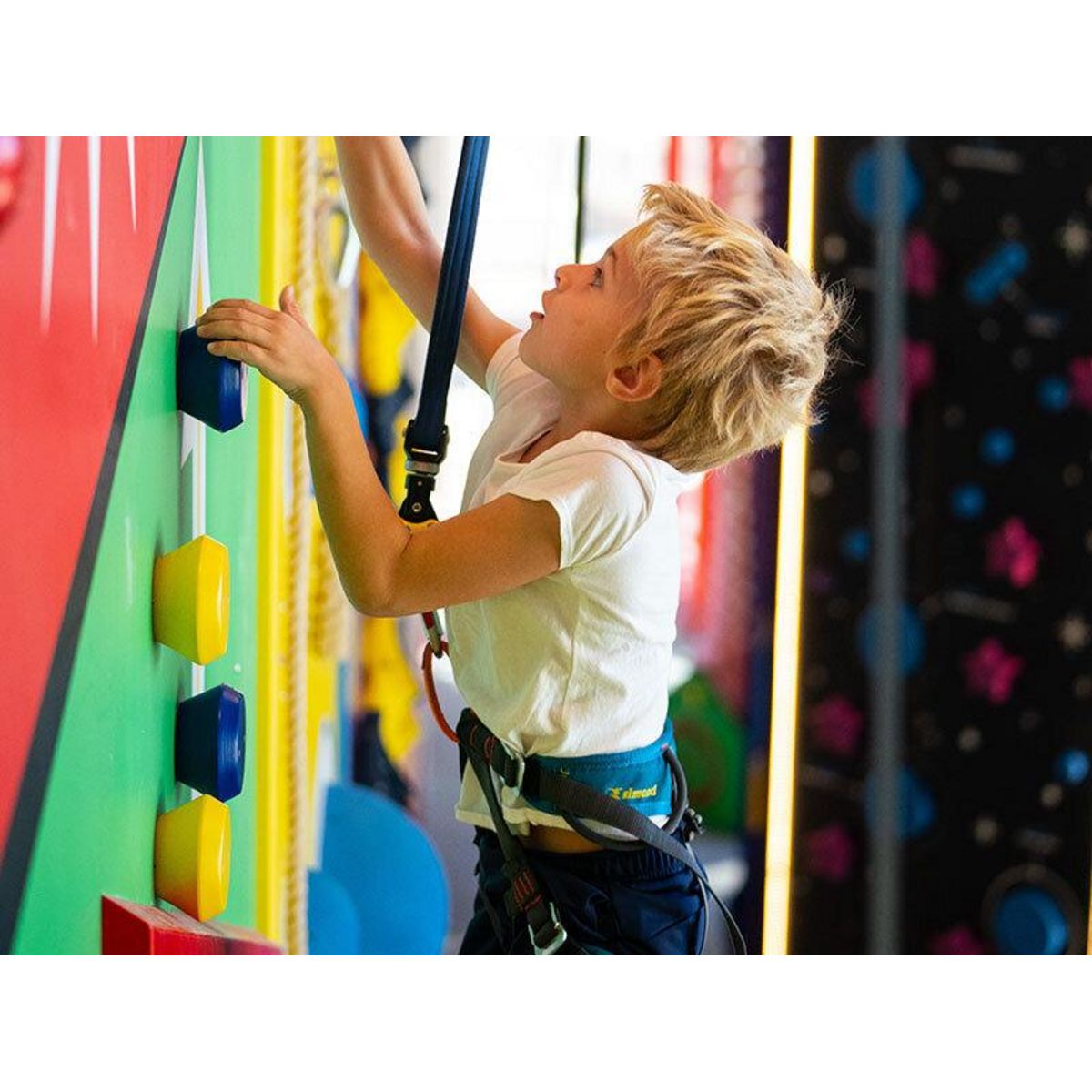 Smartbox Session d'escalade en salle : 1h pour 2 personnes à Nanterre - Coffret Cadeau Sport & Aventure