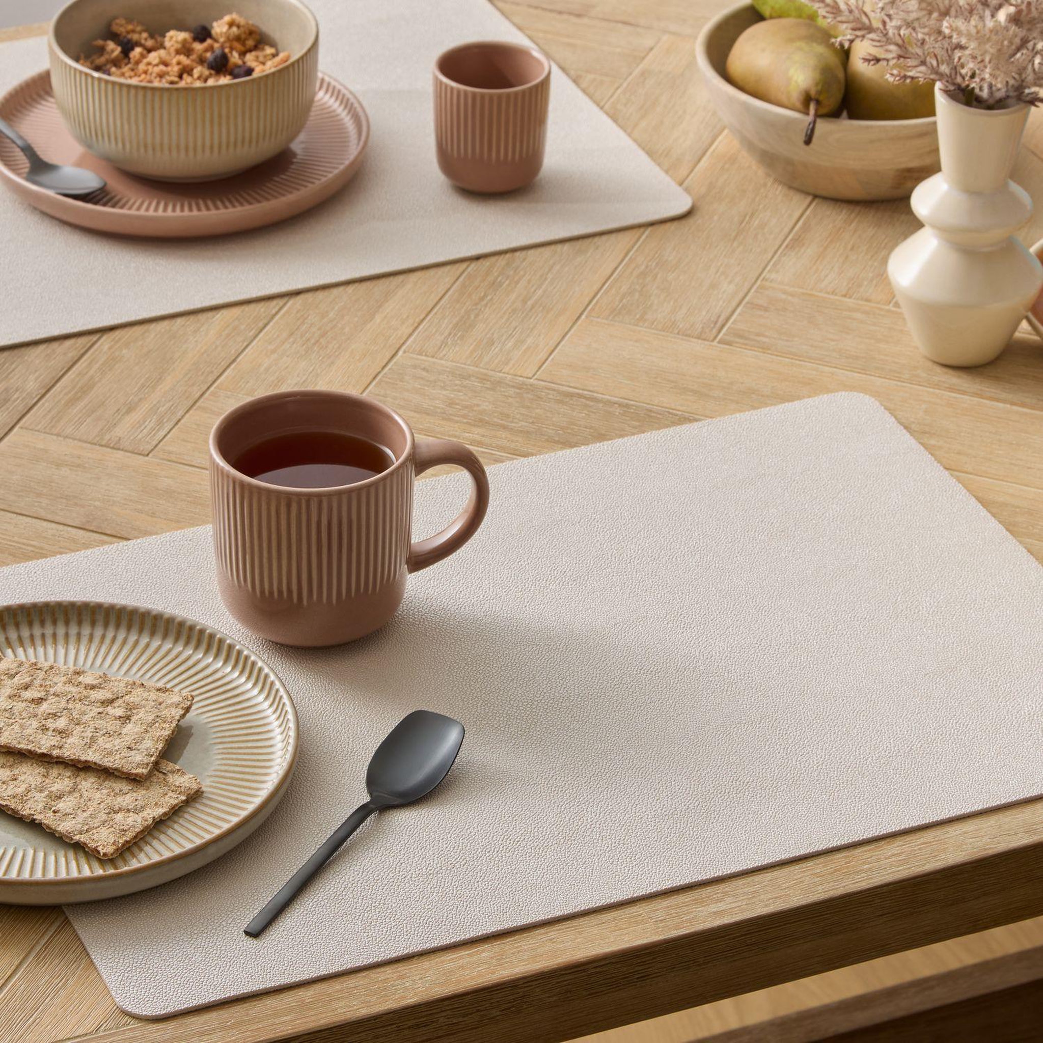 Voir la diapositive 2 : ATMOSPHERA Lot de 6 sets de table effet écailles MIRA - 49 x 33 cm - Crème