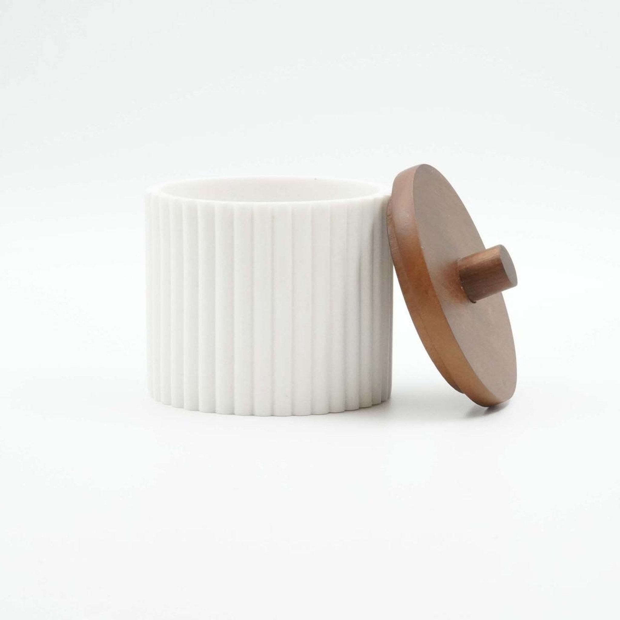 Voir la diapositive 3 : Douceur d'Intérieur Pot à cotons design  niagara  10cm blanc