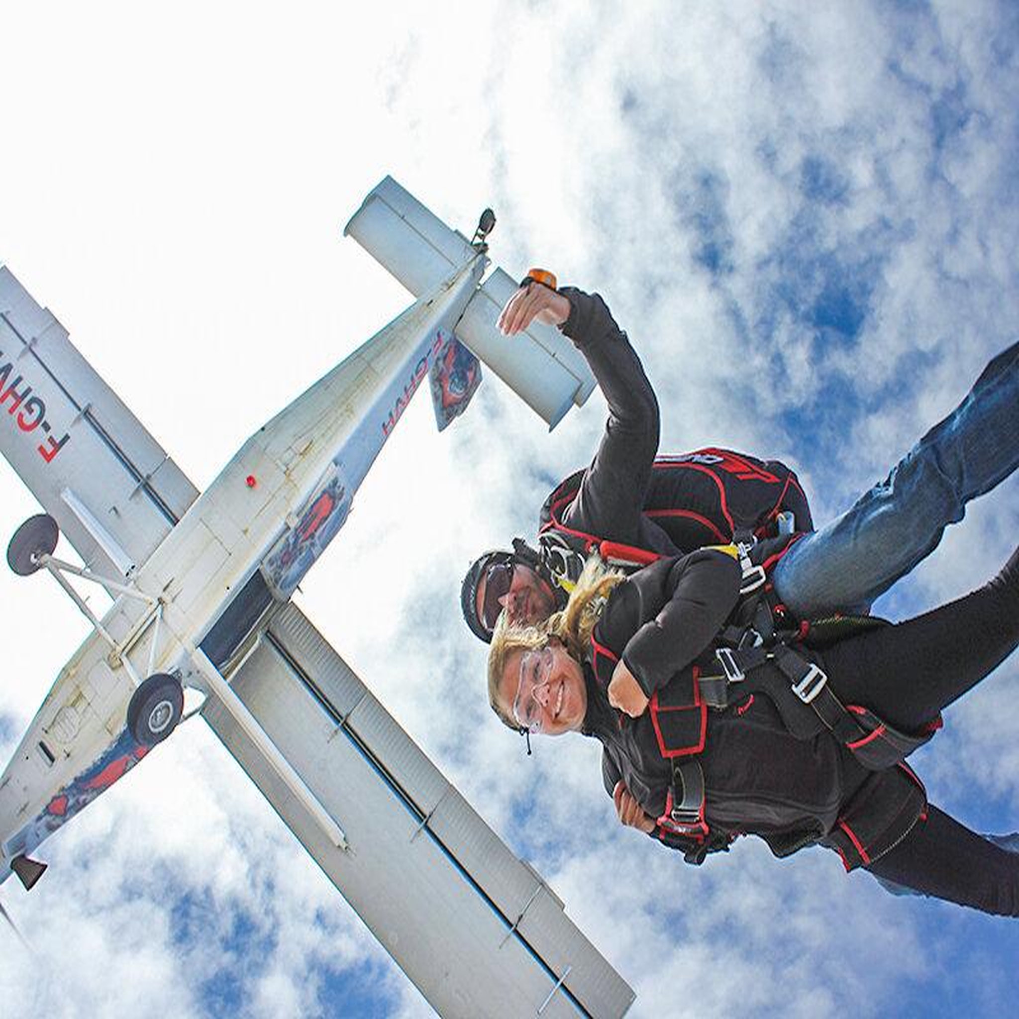Voir la diapositive 3 : Smartbox Saut en parachute à 4200 m d'altitude pour 2 amateurs de sensations fortes - coffret cadeau sport & aventure