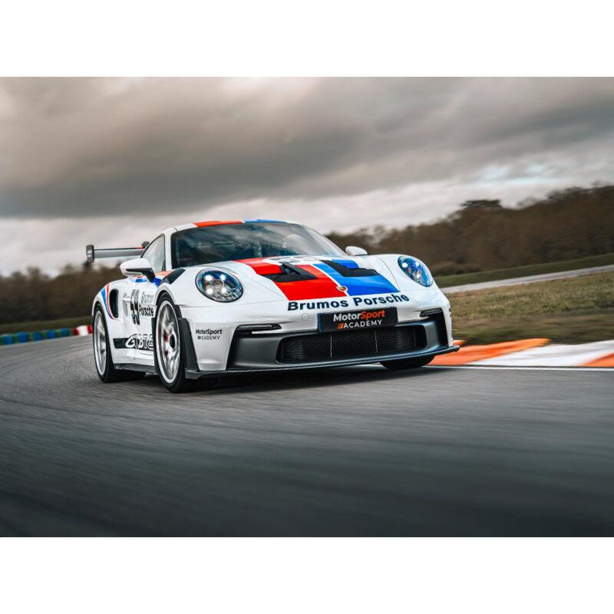 Smartbox Stage de pilotage : 2 tours de circuit au volant d'une Porsche 992 GT3 RS - Coffret Cadeau Sport & Aventure