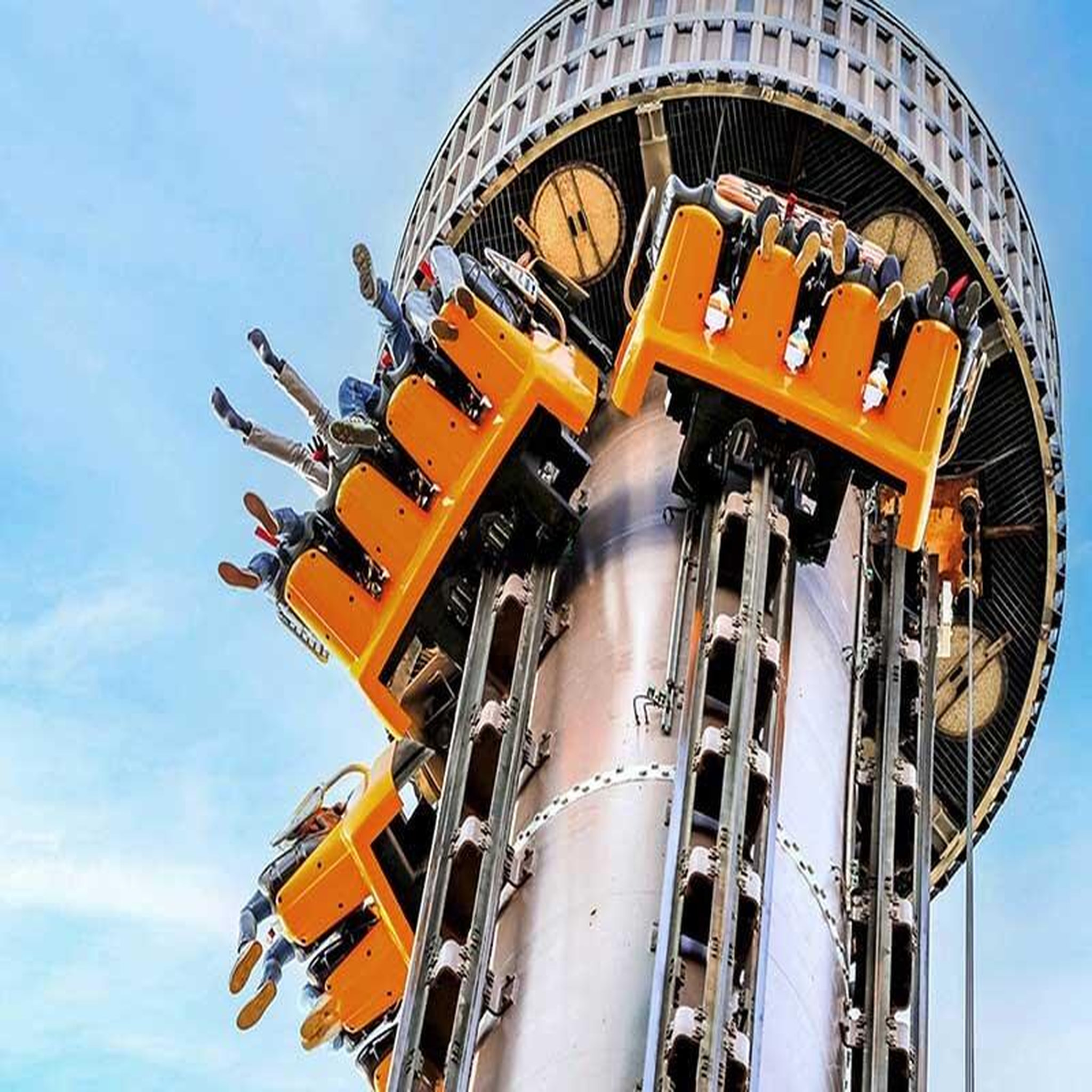 Voir la diapositive 4 : Smartbox Entrée à Walibi Belgium en 2025 pour 2 adultes et 1 enfant - Coffret Cadeau Sport & Aventure