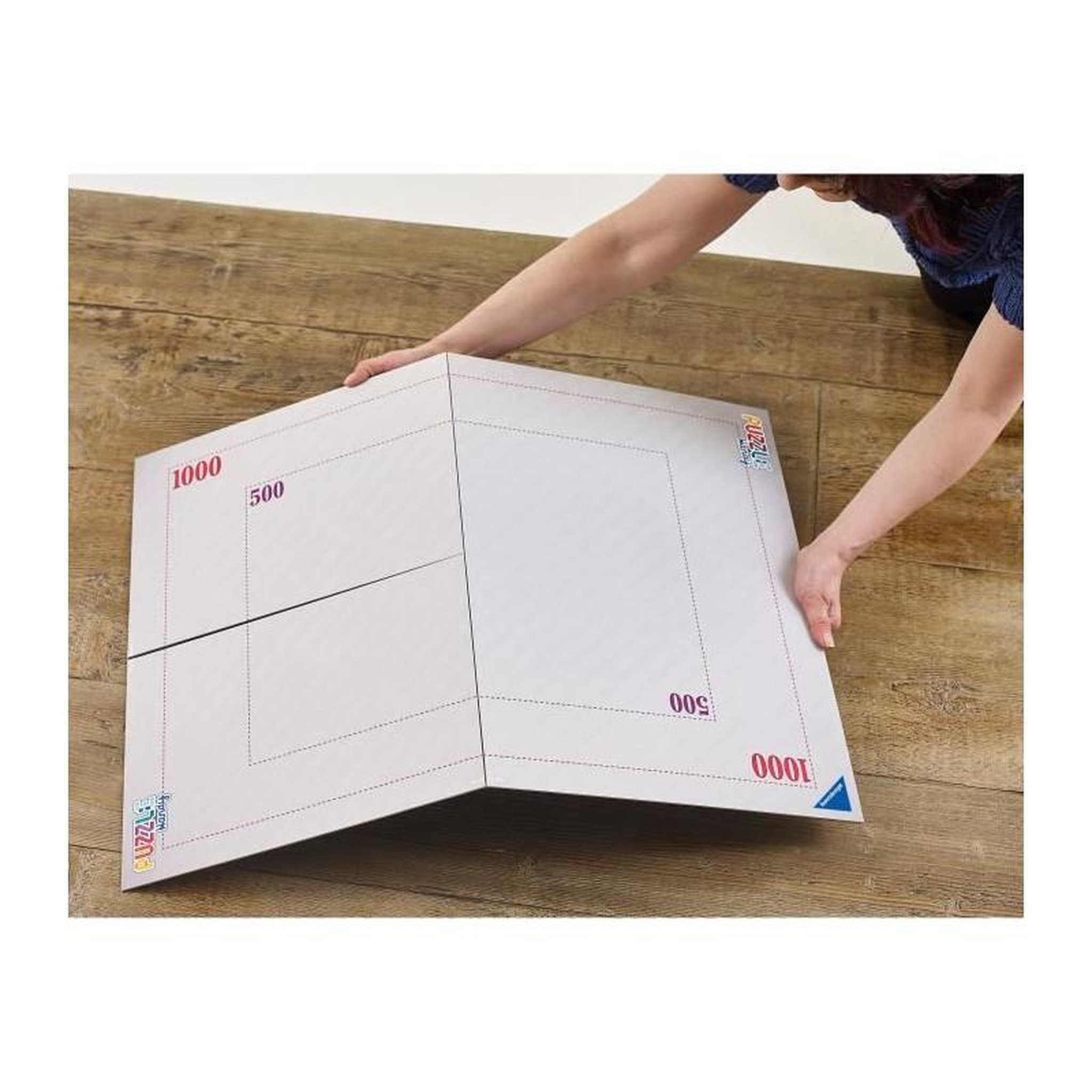 Voir la diapositive 2 : RAVENSBURGER Plateau pour puzzle pliable en carton – Ravensburger – Jusqu’à 1000 pièces – Avec pinces – 17971