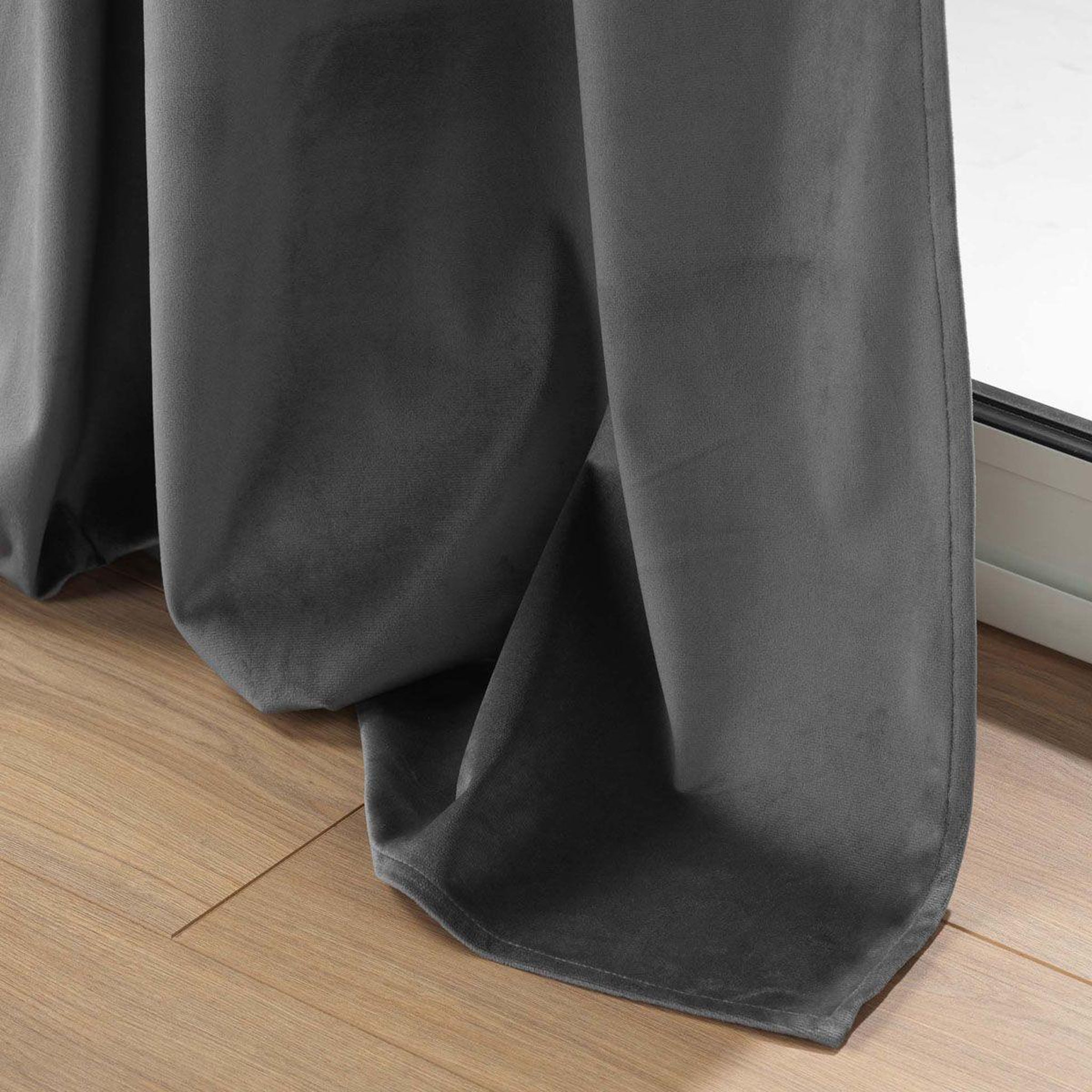 Voir la diapositive 3 : Douceur d'Intérieur Rideau à œillets velours  caresse  140x240cm anthracite
