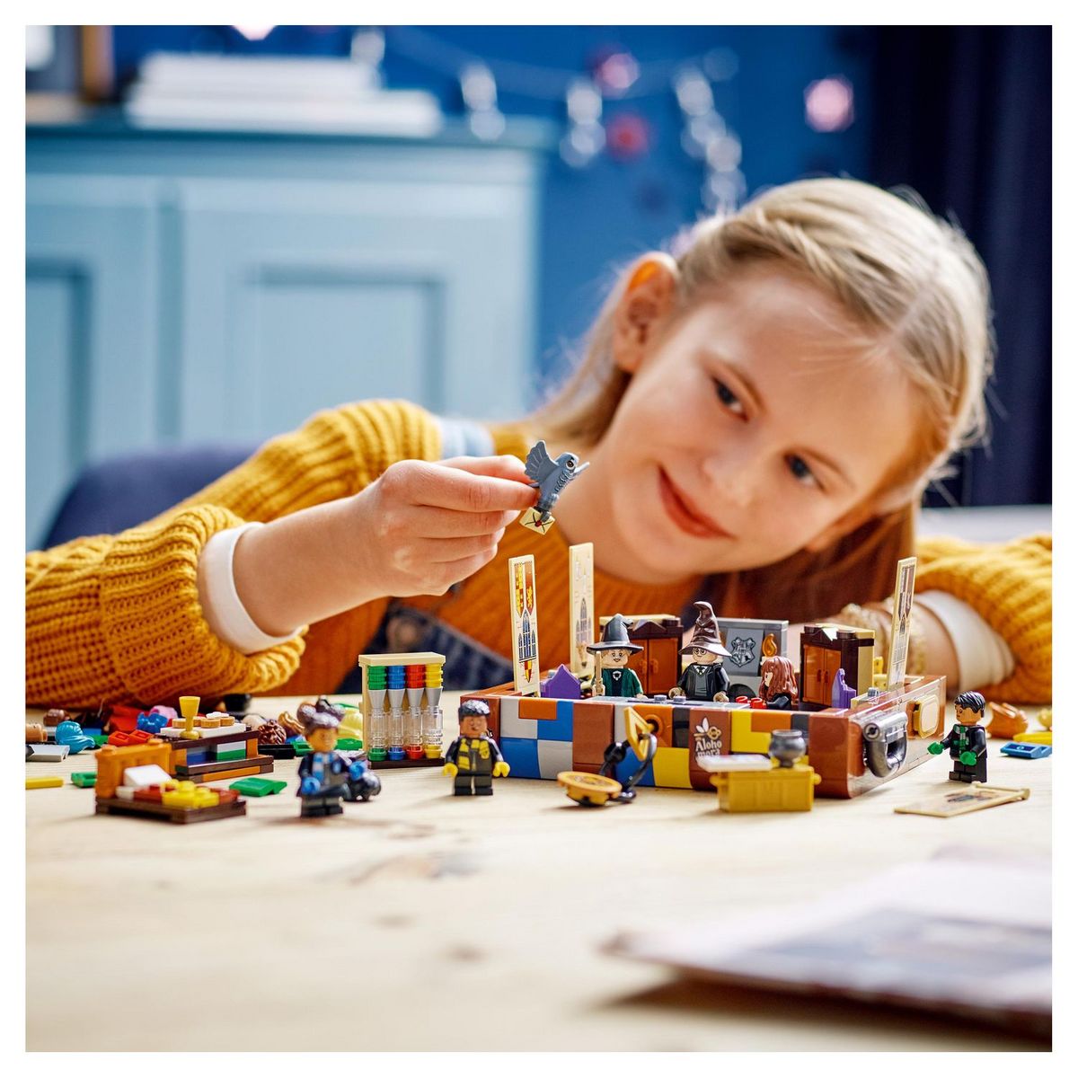 LEGO Harry Potter 76399 La Malle Magique de Poudlard, Malette personnalisable, Inclus 5 Minifigures de Personnages de l'Univers des Films