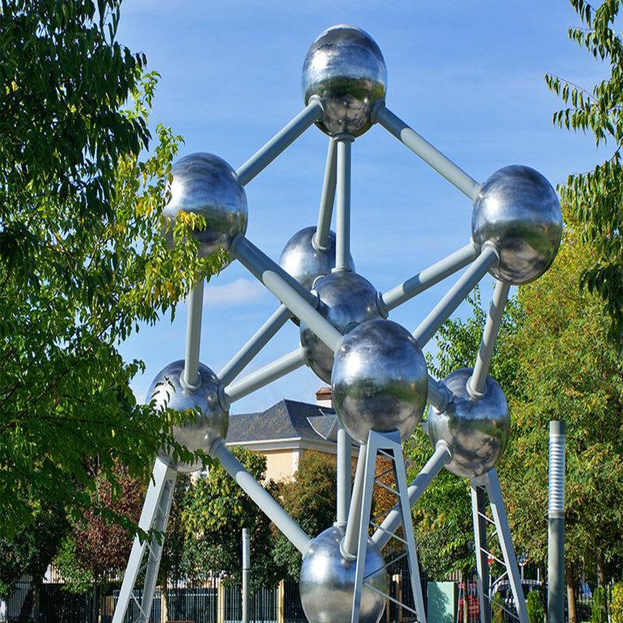 Voir la diapositive 2 : Smartbox 4 jours à bruxelles avec entrée à l'atomium - coffret cadeau séjour