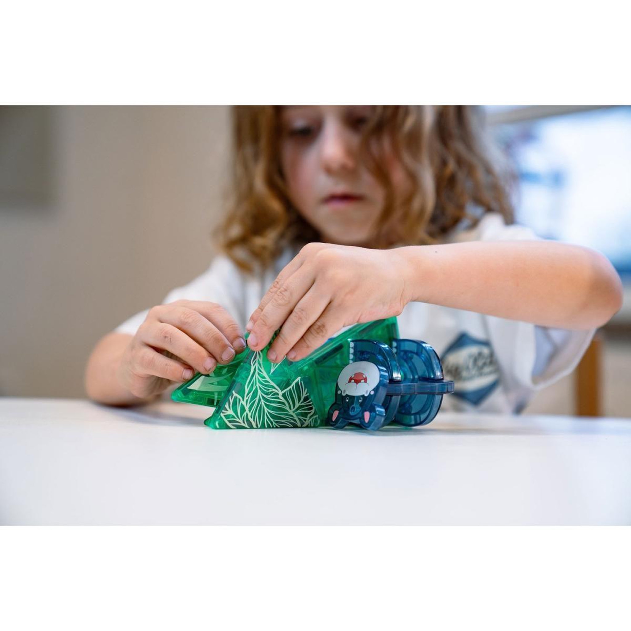 Voir la diapositive 4 : MAGGENIUS Blocs de construction magnétiques — Jungle — 38 pièces