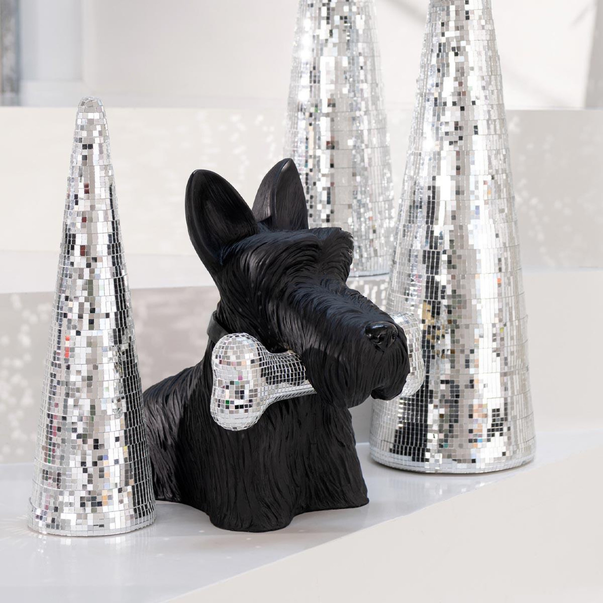 Voir la diapositive 6 : J-LINE Statuette terrier écossais  disco  39cm noir