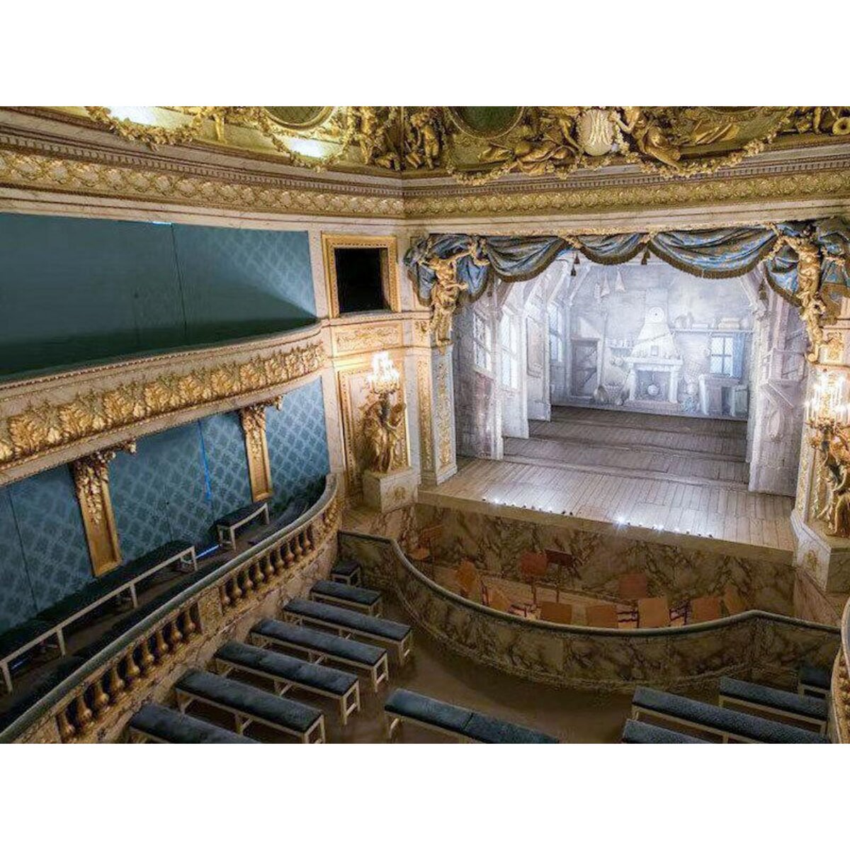 Smartbox Visite des Trianons et du hameau de la reine au château de Versailles en famille - Coffret Cadeau Sport & Aventure