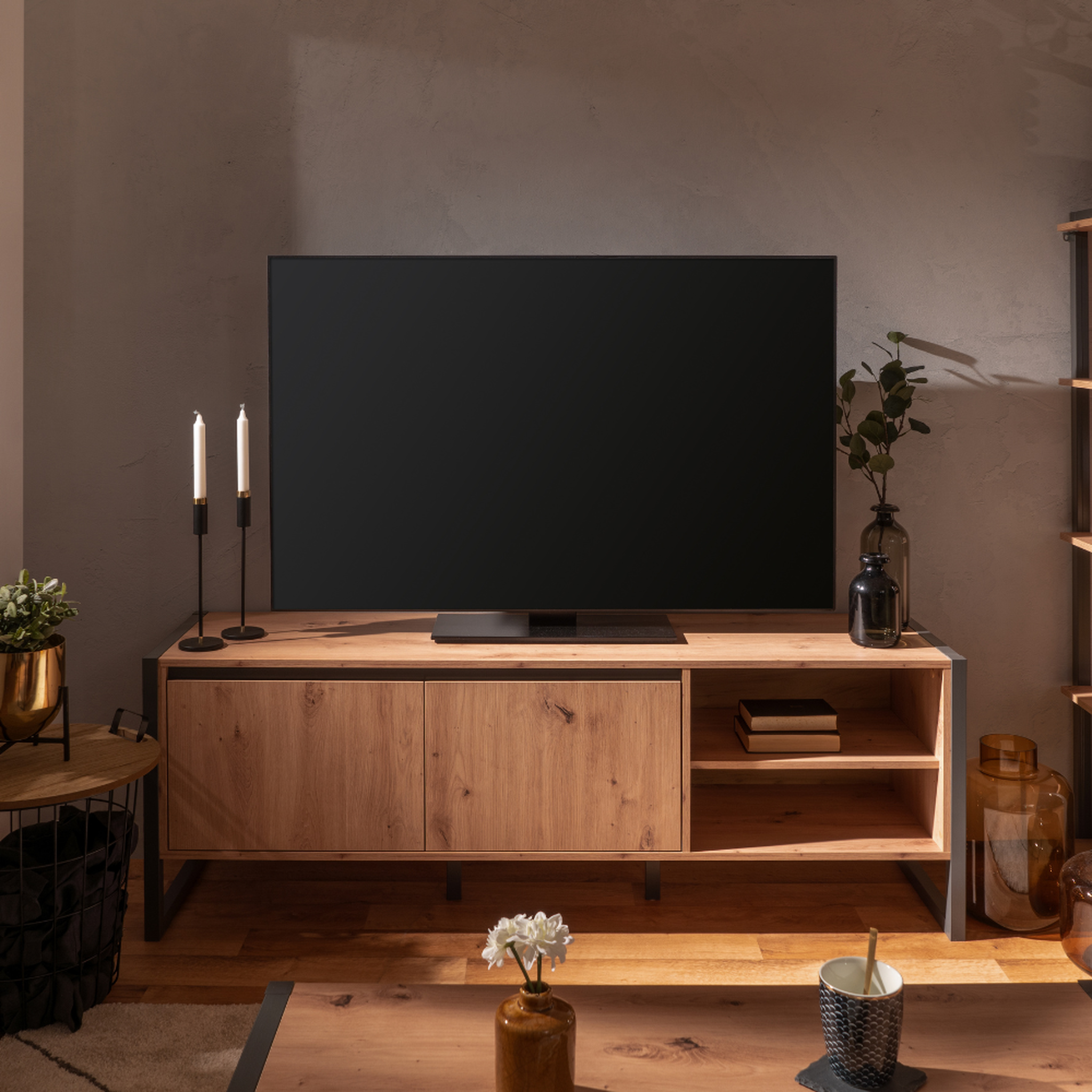 Voir la diapositive 2 : CONCEPT USINE Meuble tv industriel en bois avec placards kotor