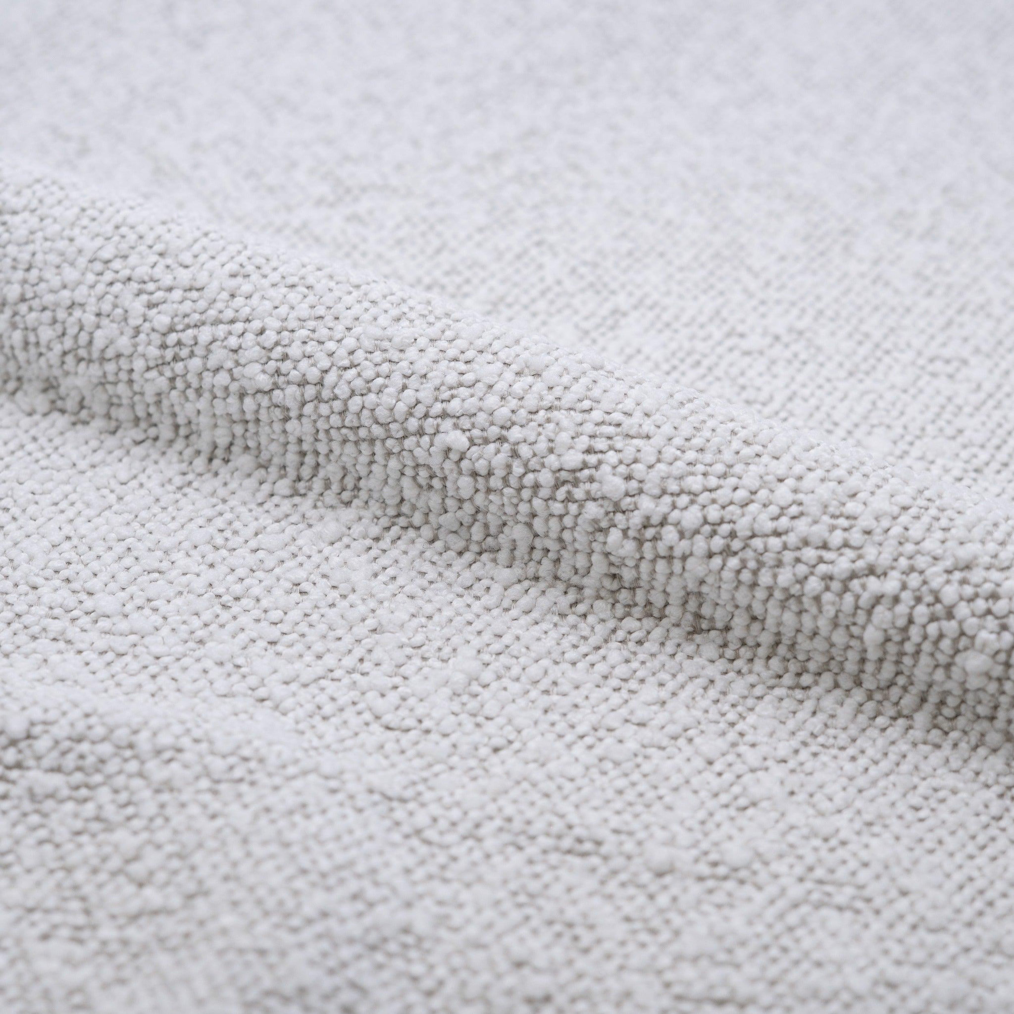 Voir la diapositive 3 : MAISON PAVANE Lot de 2 chaises en tissu bouclé blanc et bois de chêne-esmée